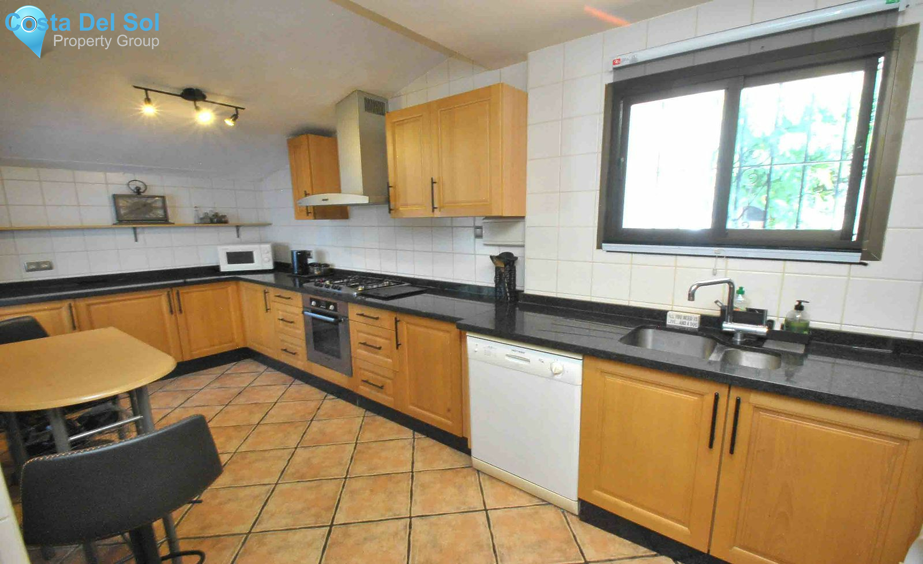 Semi-Detached House in Calahonda-1514780