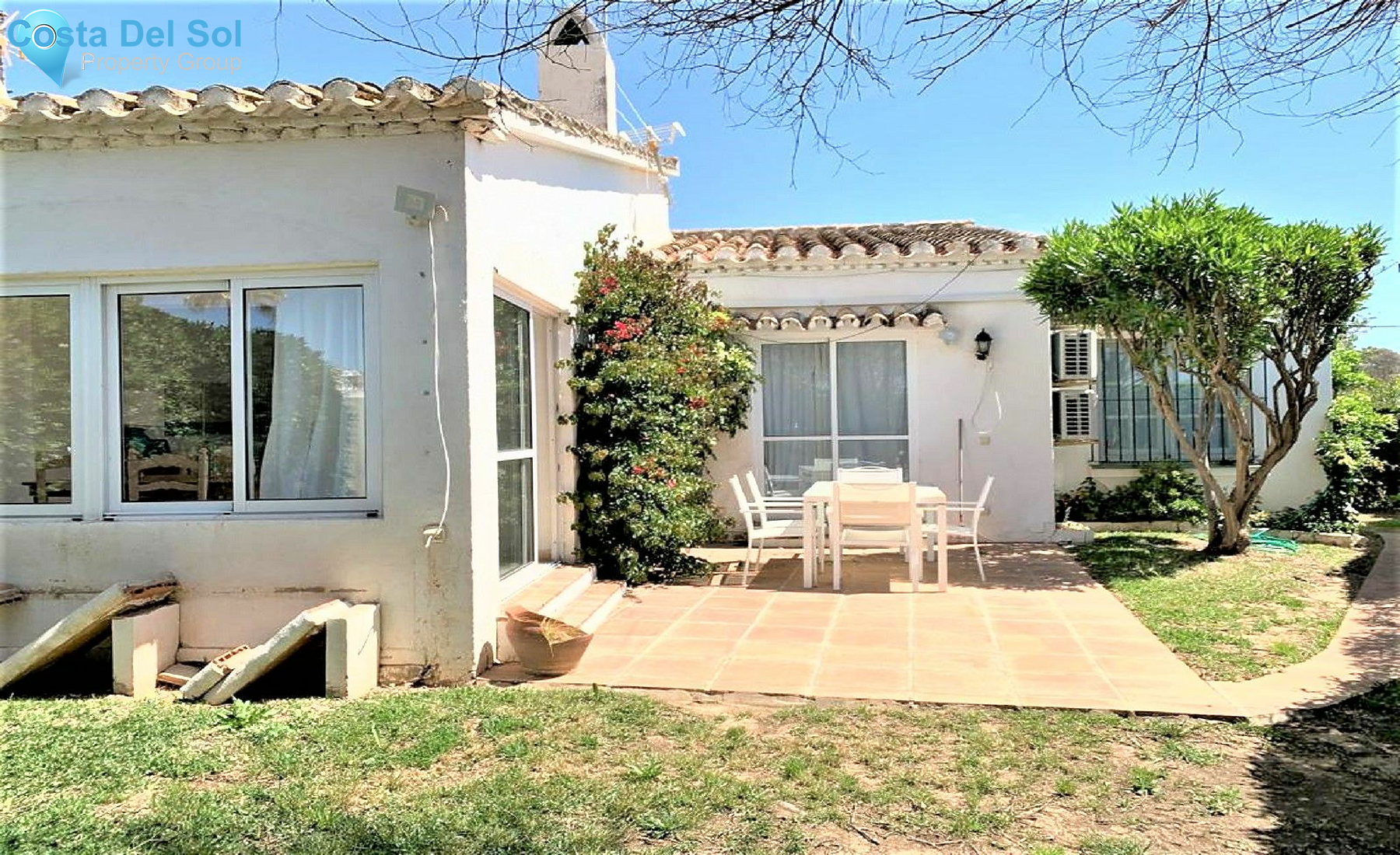 Semi-Detached House in El Chaparral-1200051