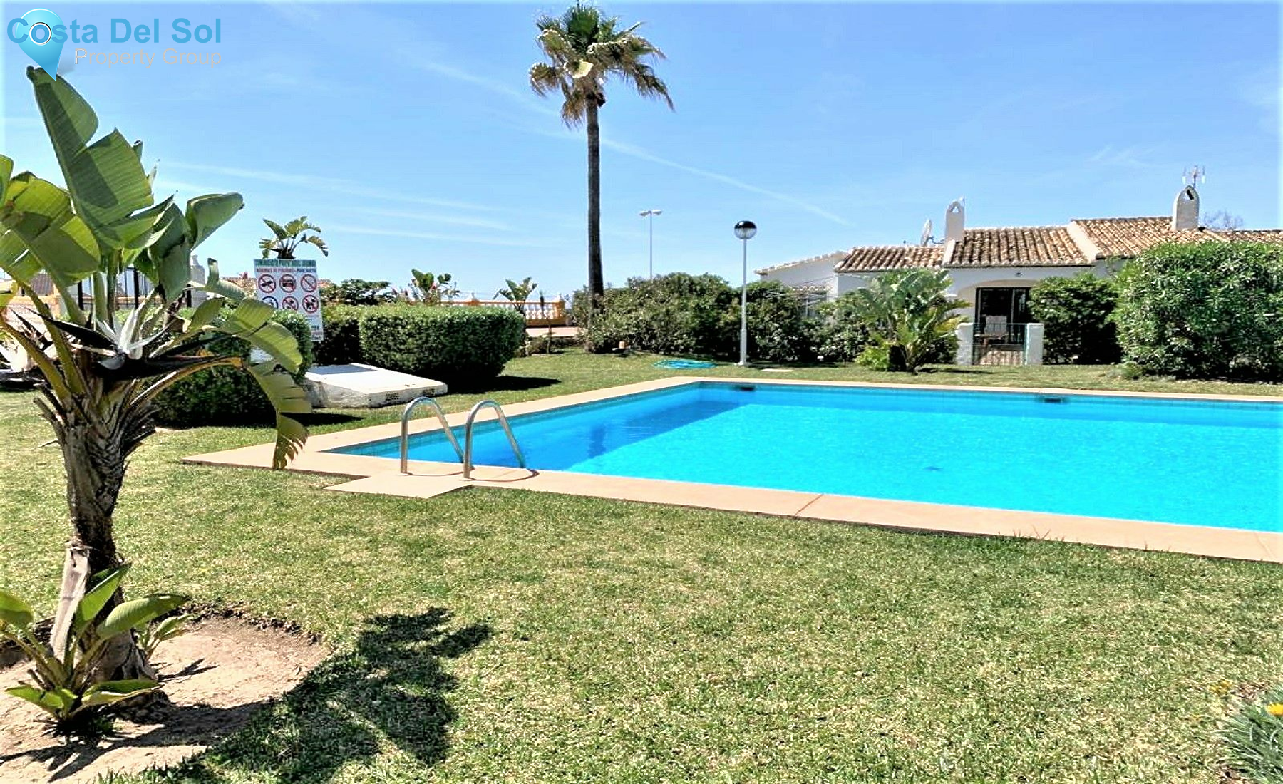 Semi-Detached House in El Chaparral-1200070