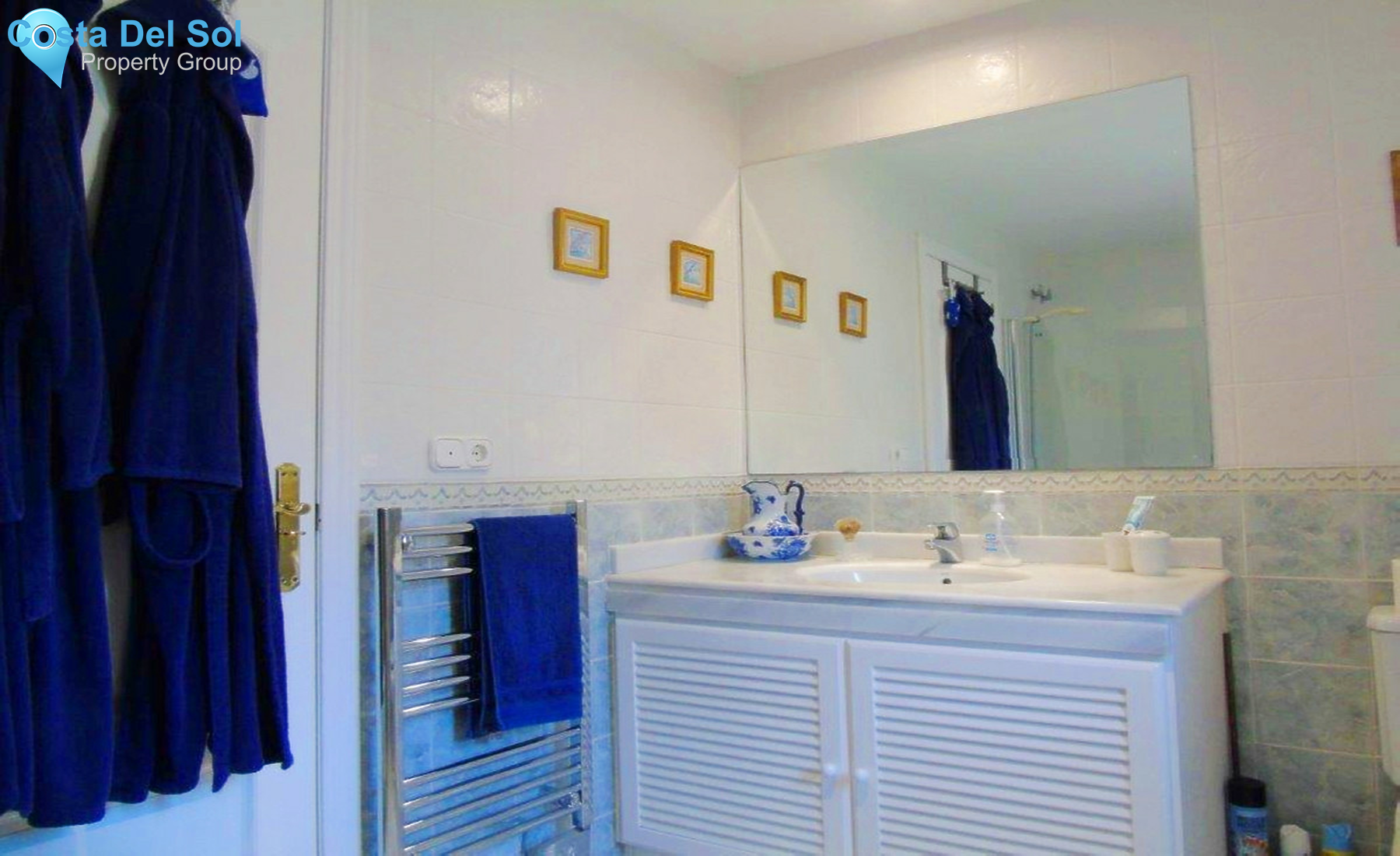 Semi-Detached House in El Paraiso-694128