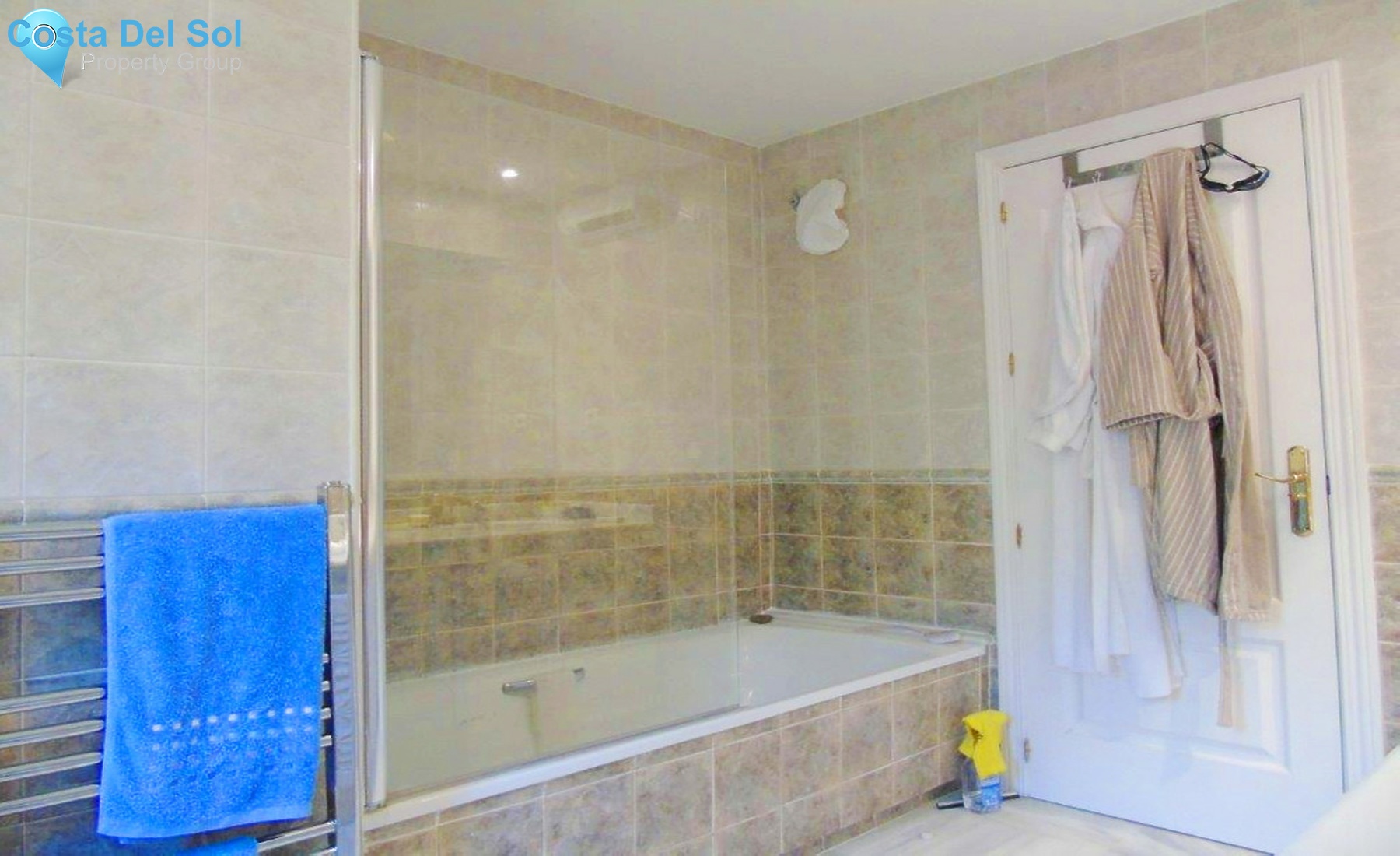 Semi-Detached House in El Paraiso-694134