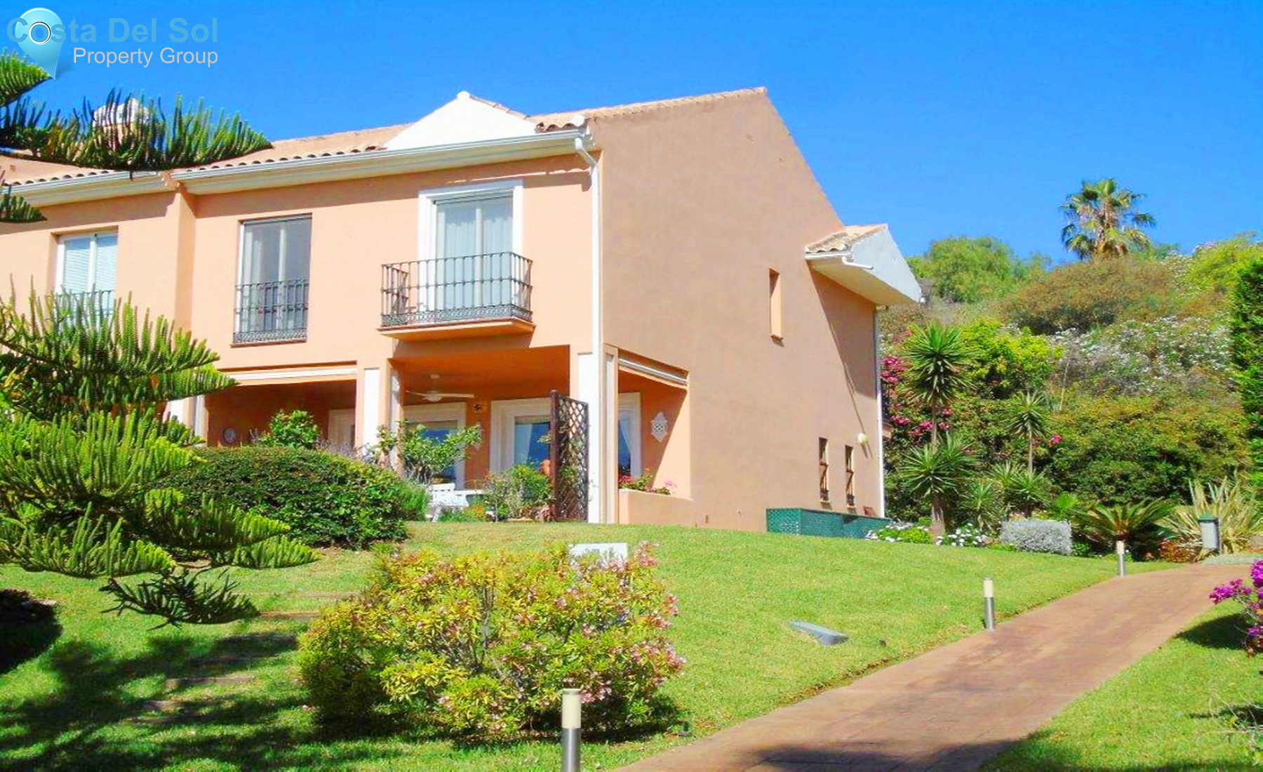 Semi-Detached House in El Paraiso-694118