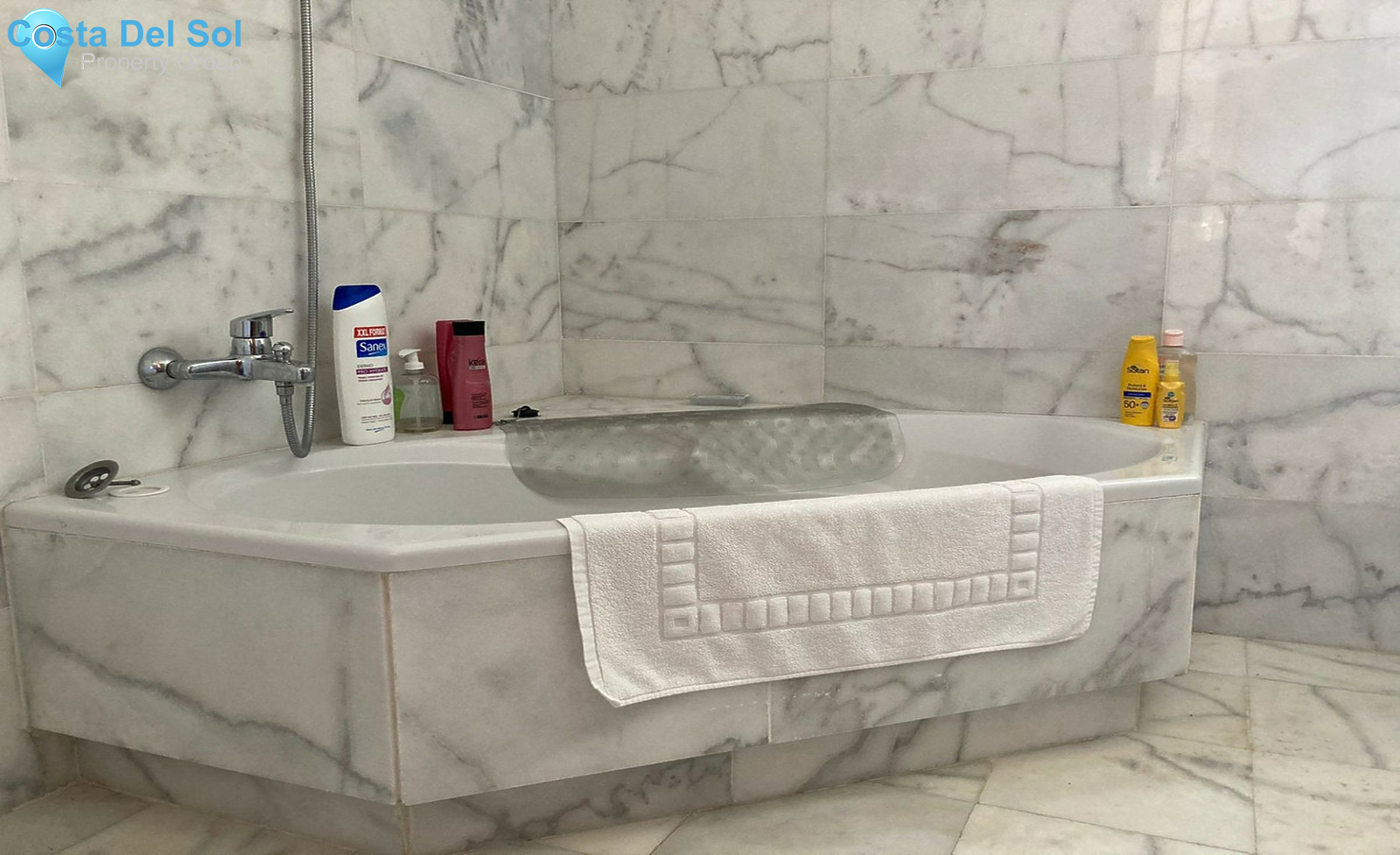 Semi-Detached House in Estepona-1250222