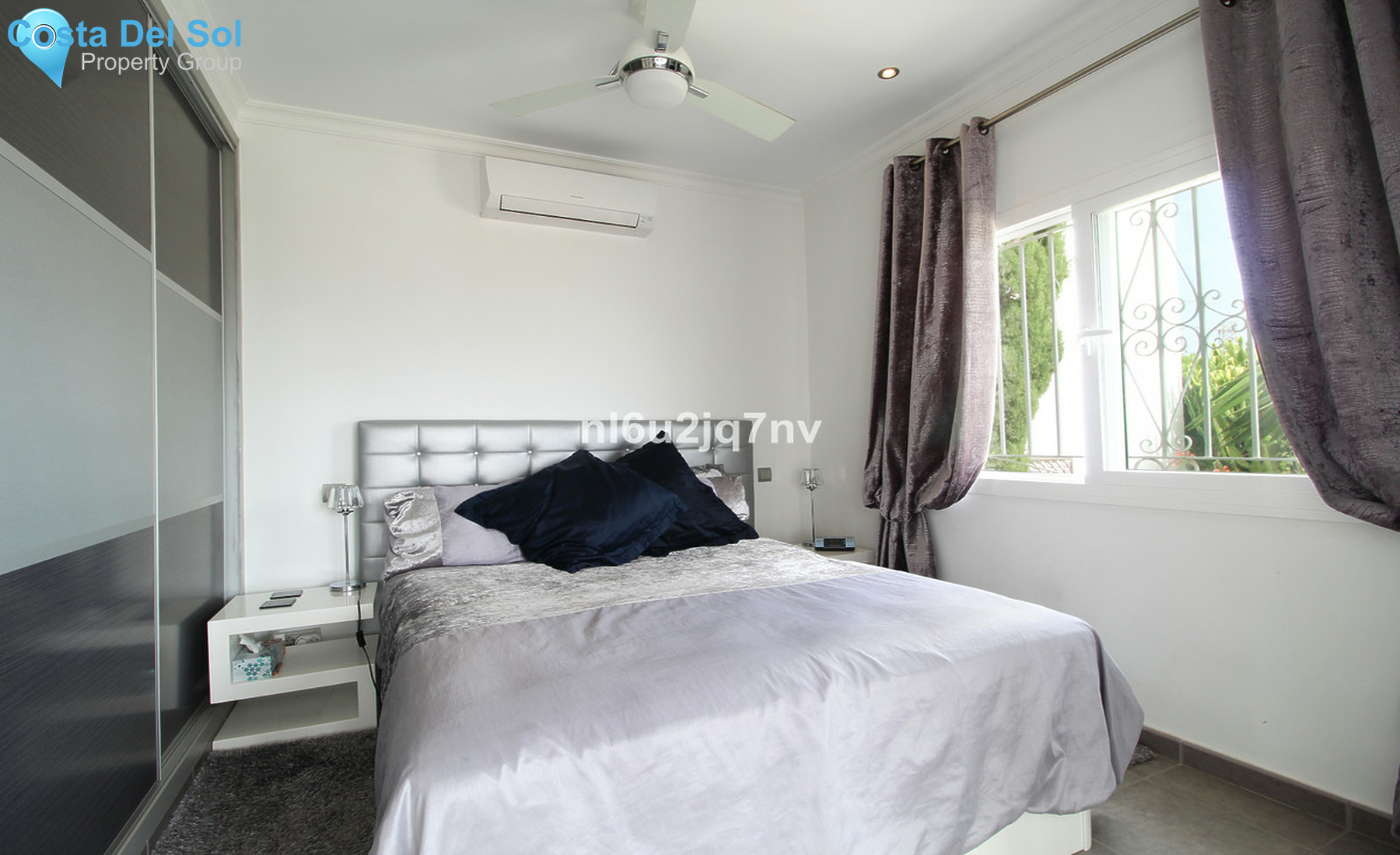 Semi-Detached House in La Campana-1344691