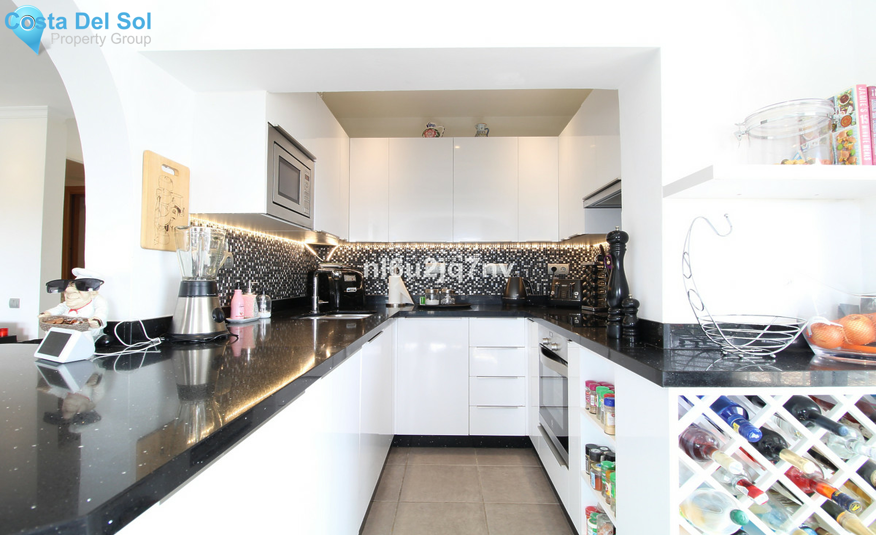 Semi-Detached House in La Campana-1344699