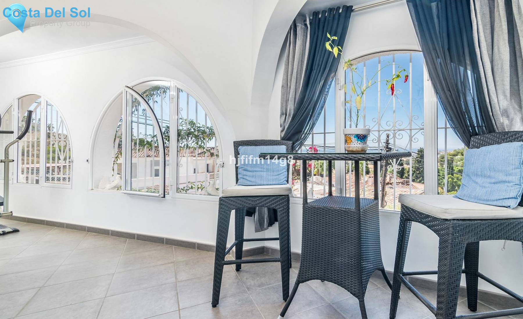 Semi-Detached House in La Campana-1450378