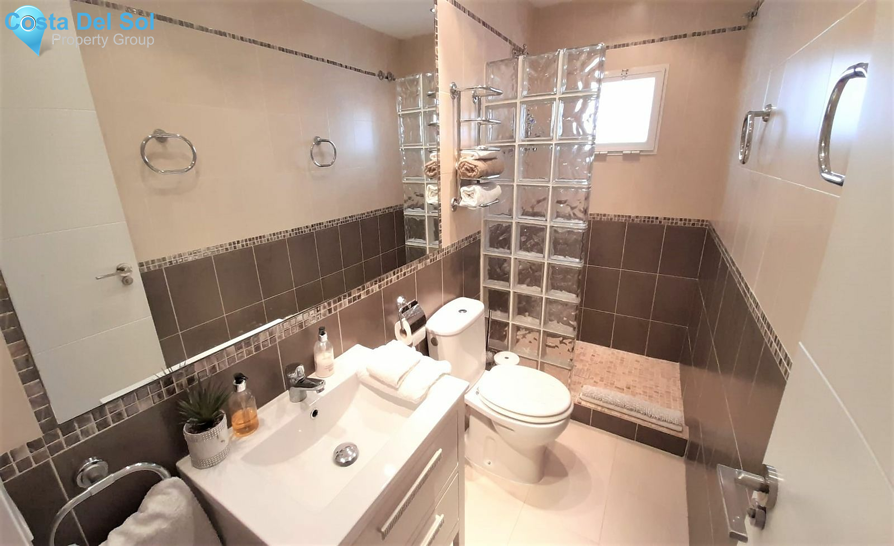 Detached Villa in La Campana-1517823