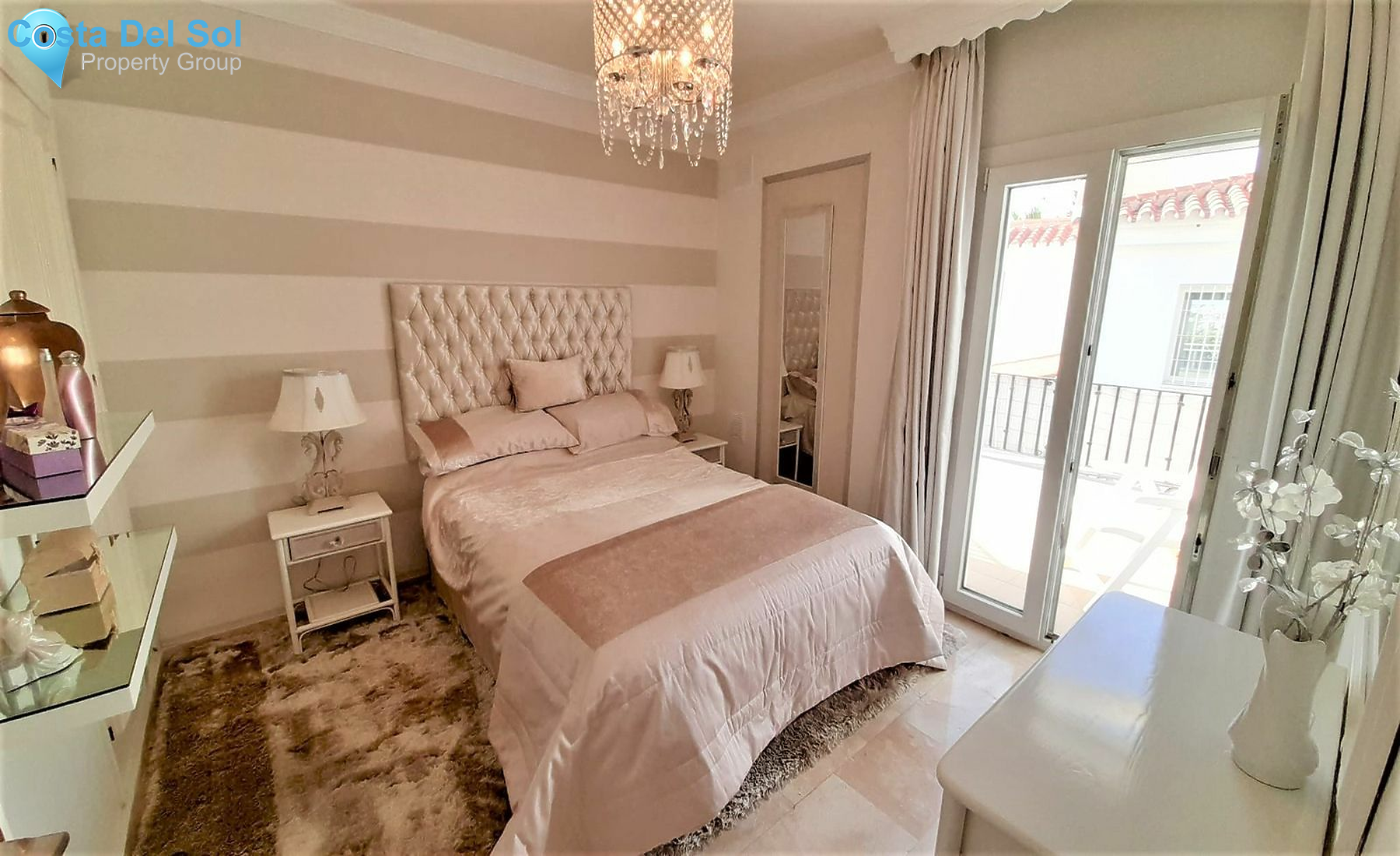 Detached Villa in La Campana-1517824