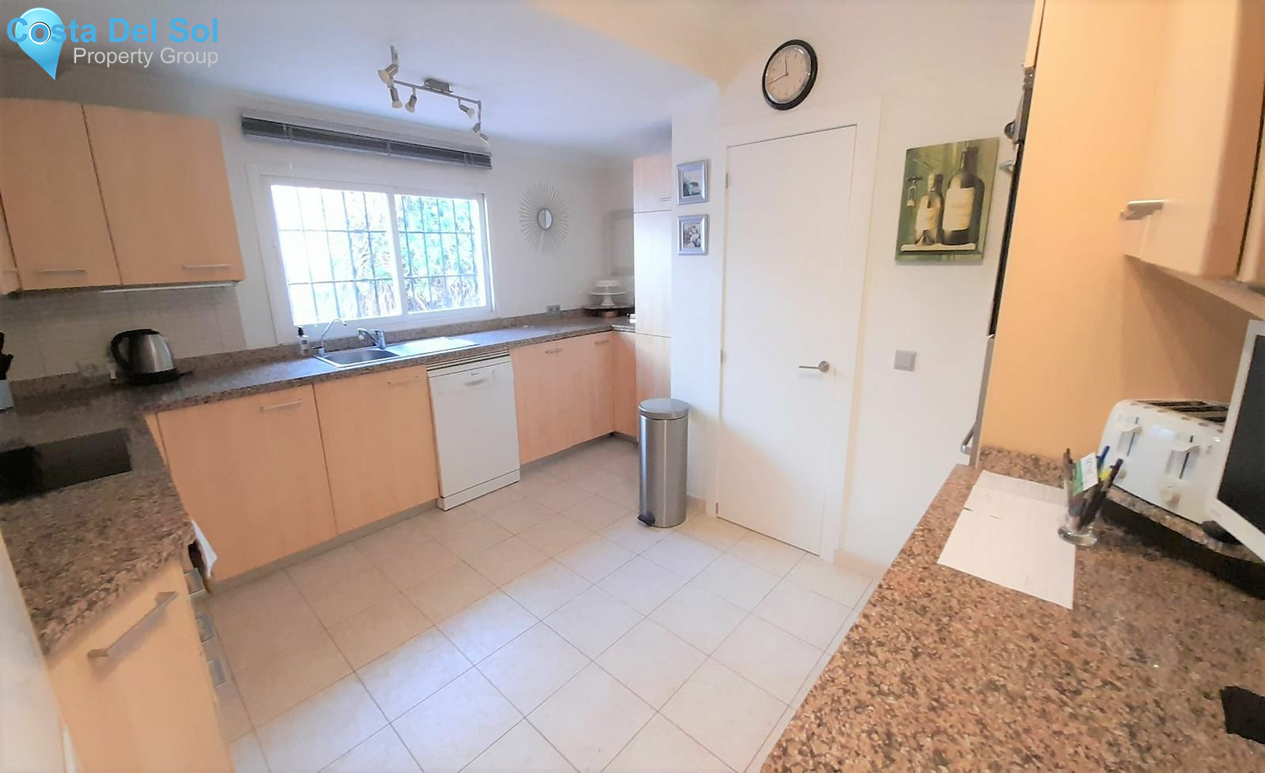 Detached Villa in La Campana-1517813