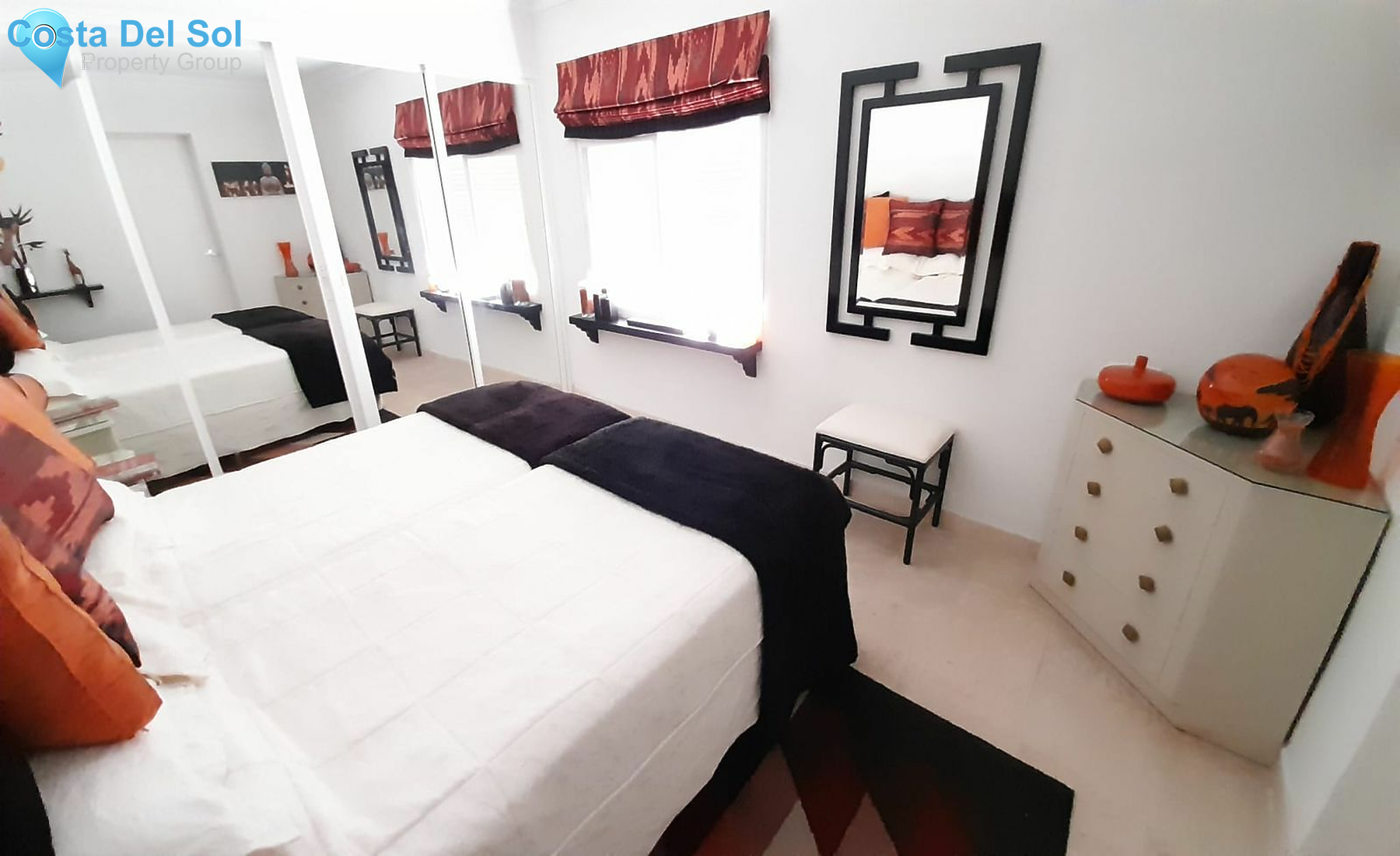Detached Villa in La Campana-1517817