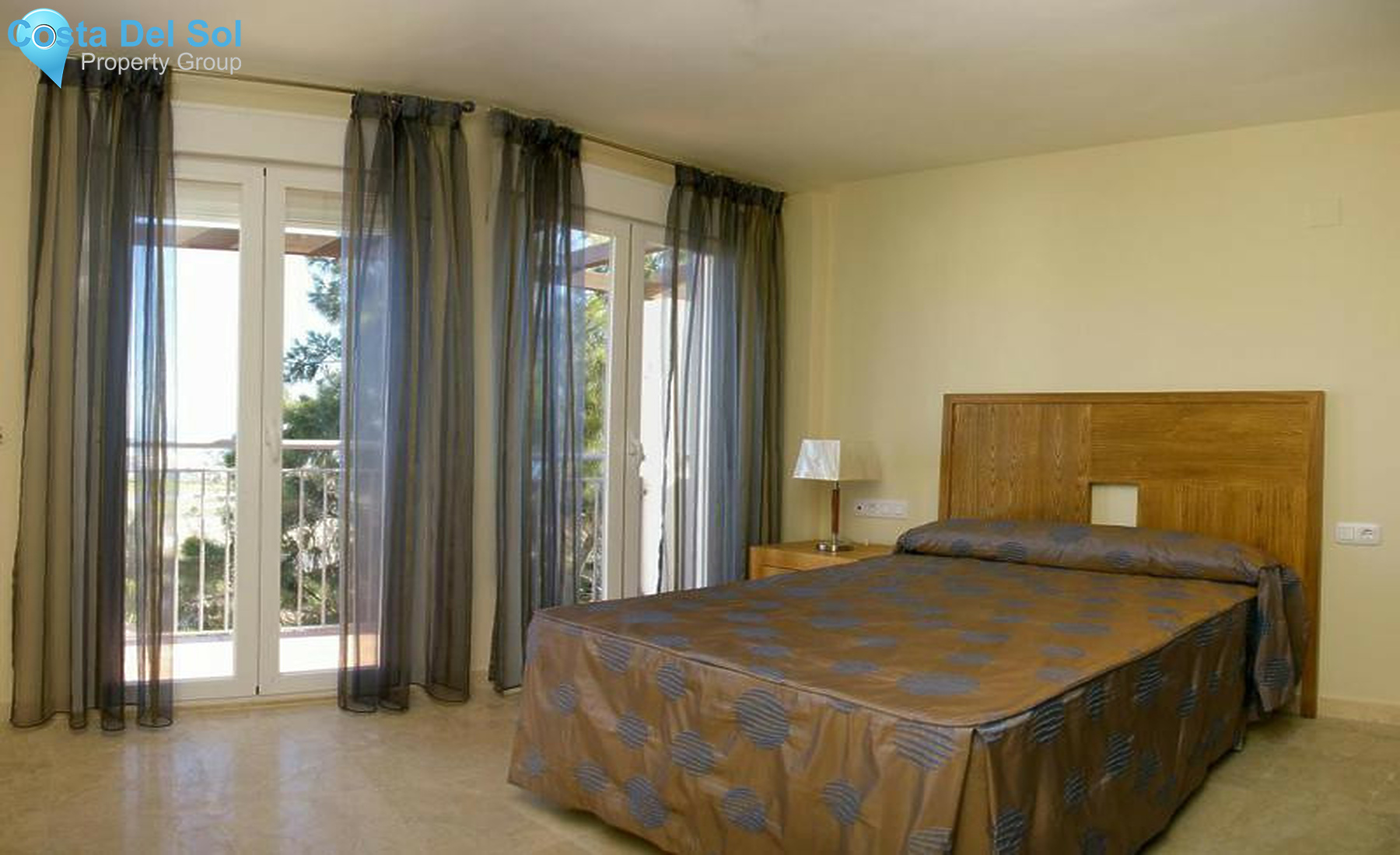 Semi-Detached House in La Duquesa-1242032