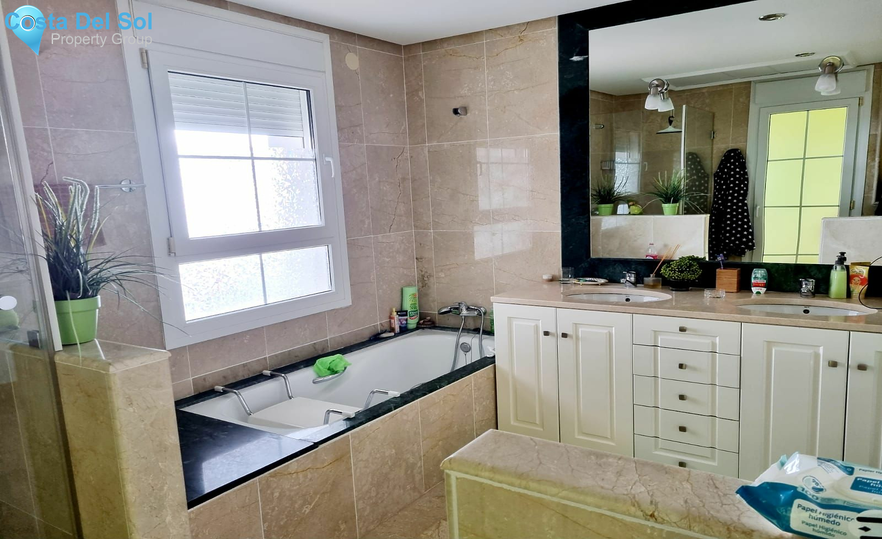 Semi-Detached House in La Mairena-1191777