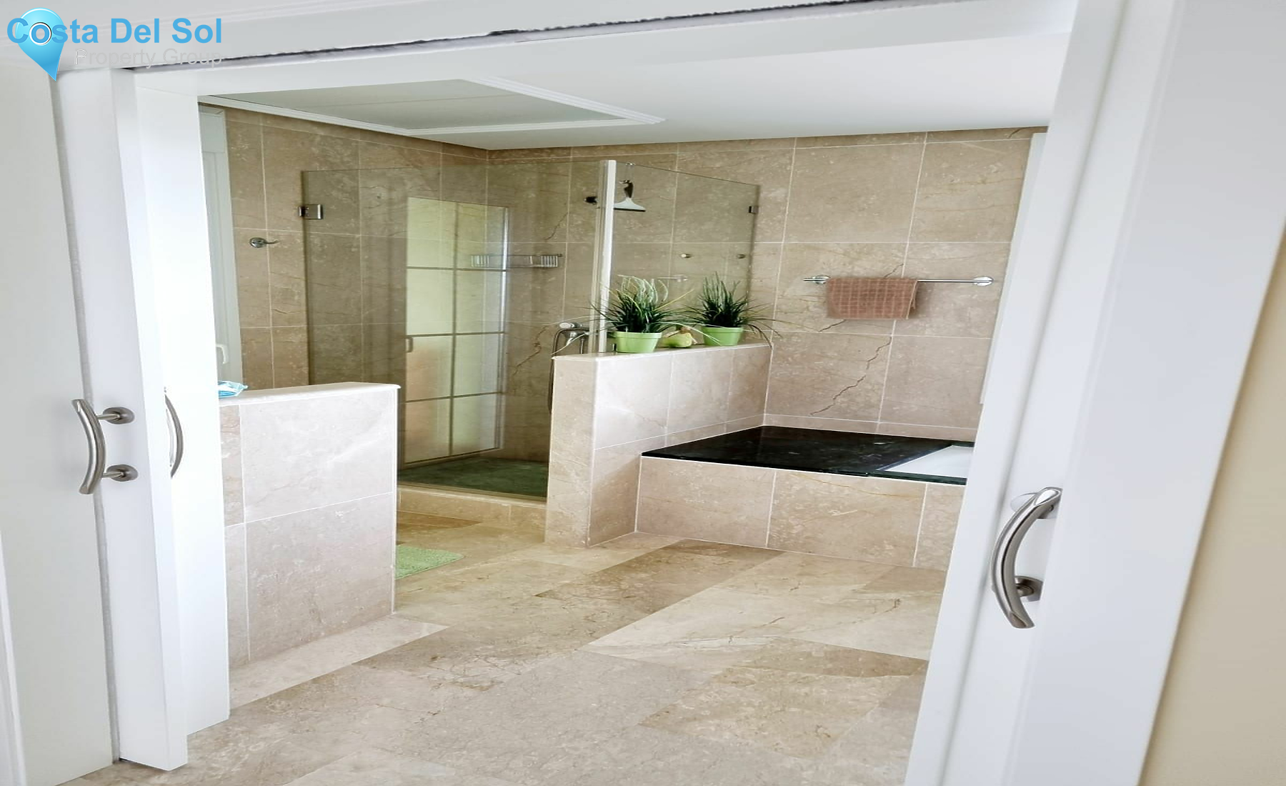 Semi-Detached House in La Mairena-1191778