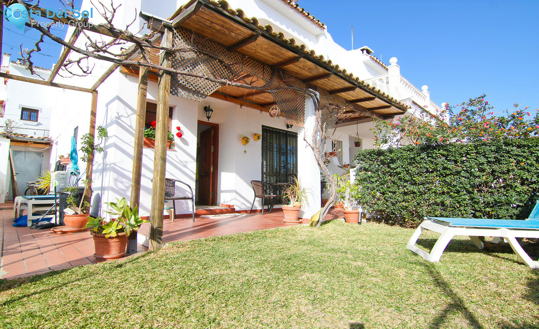 Semi-Detached House in Las Lagunas-1295805