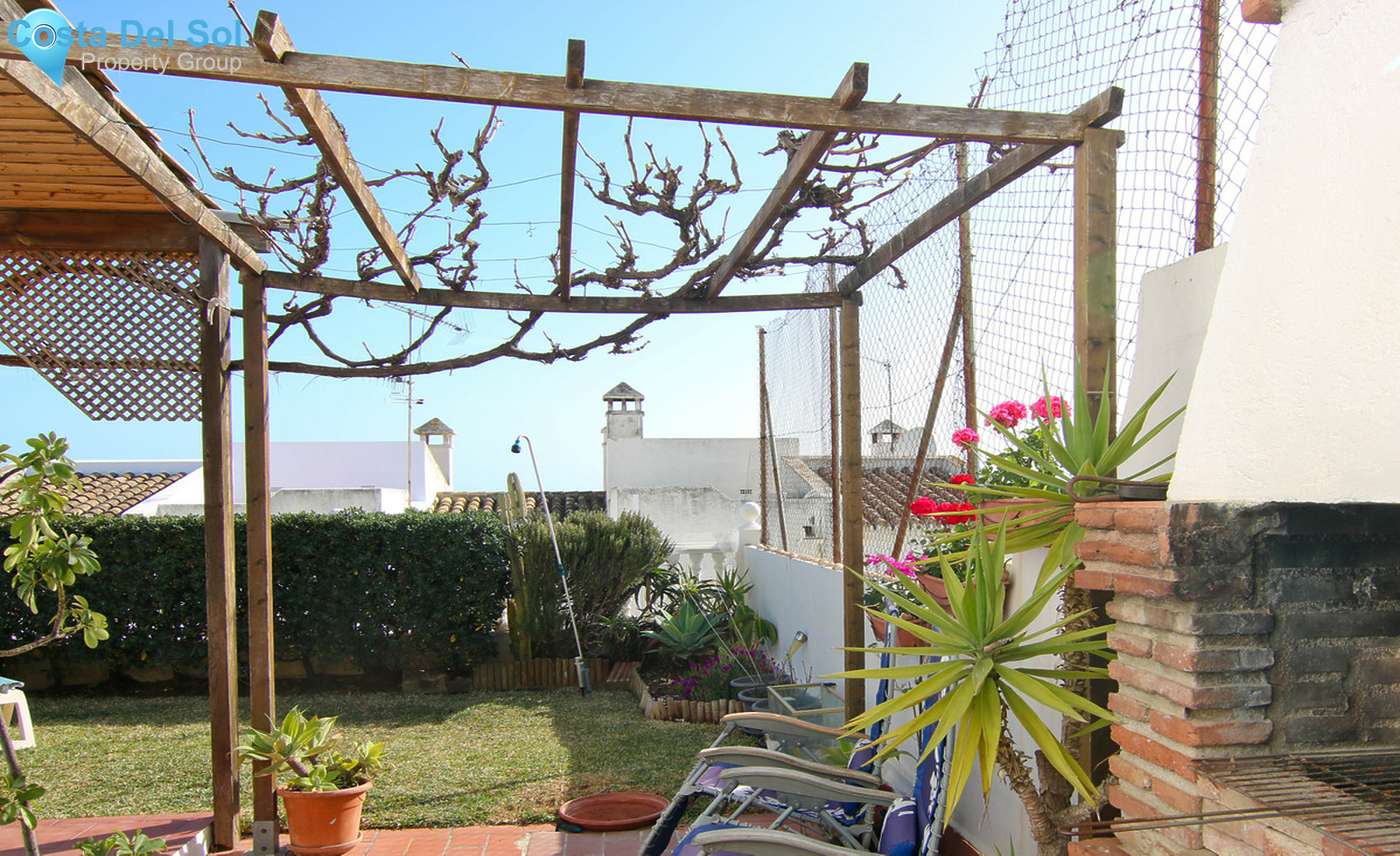 Semi-Detached House in Las Lagunas-1295813