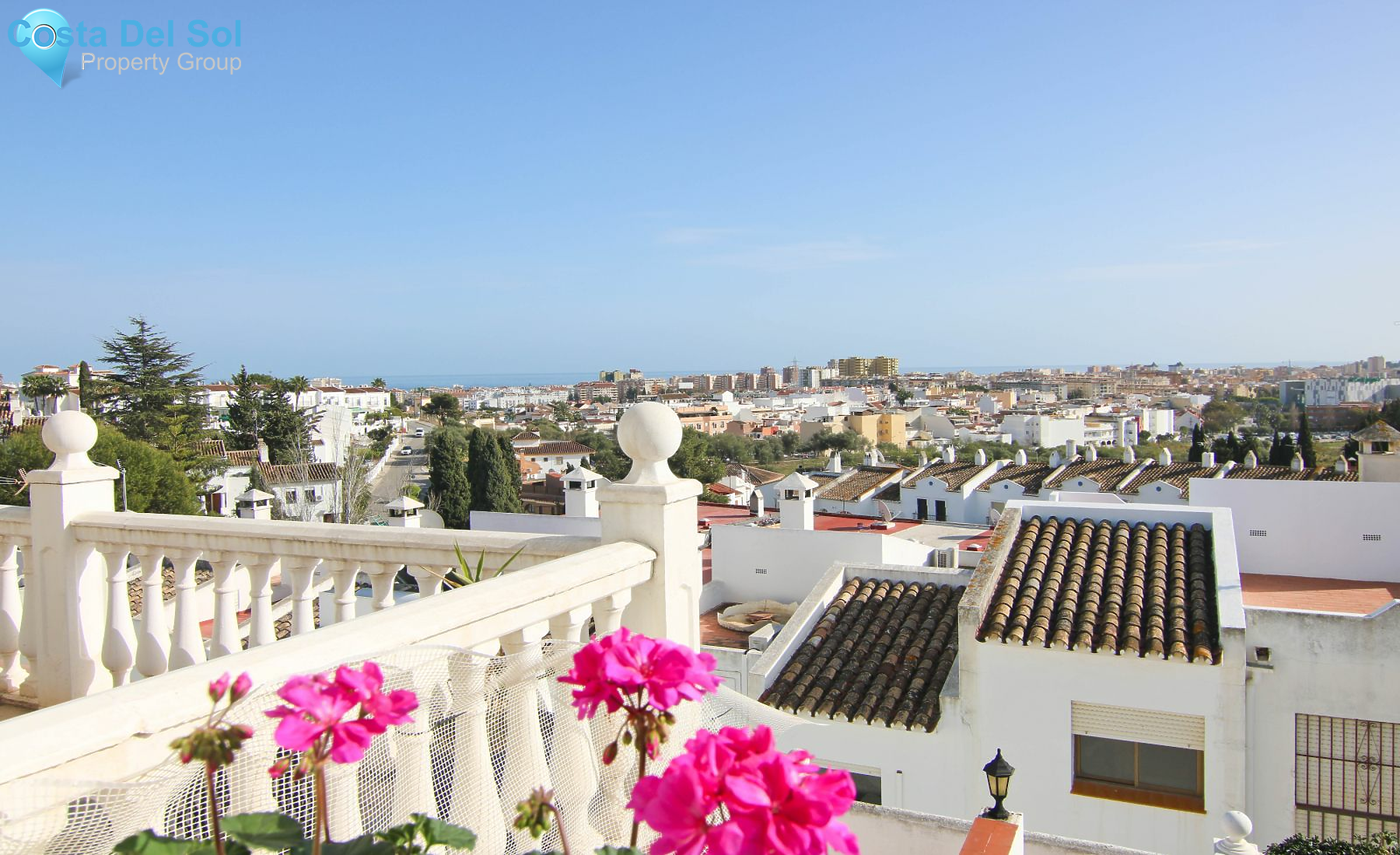 Semi-Detached House in Las Lagunas-1170811