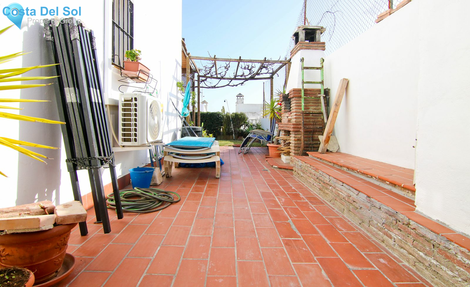 Semi-Detached House in Las Lagunas-1170818