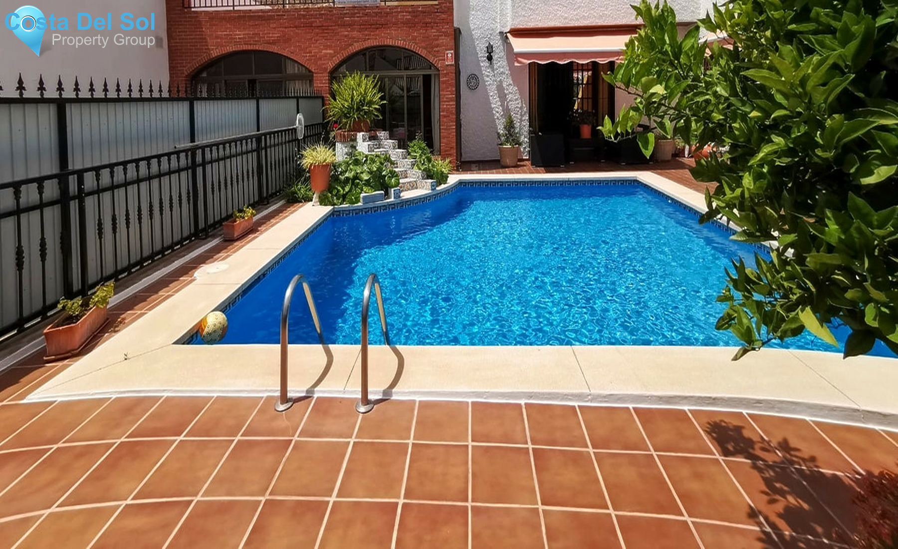 Semi-Detached House in Los Pacos