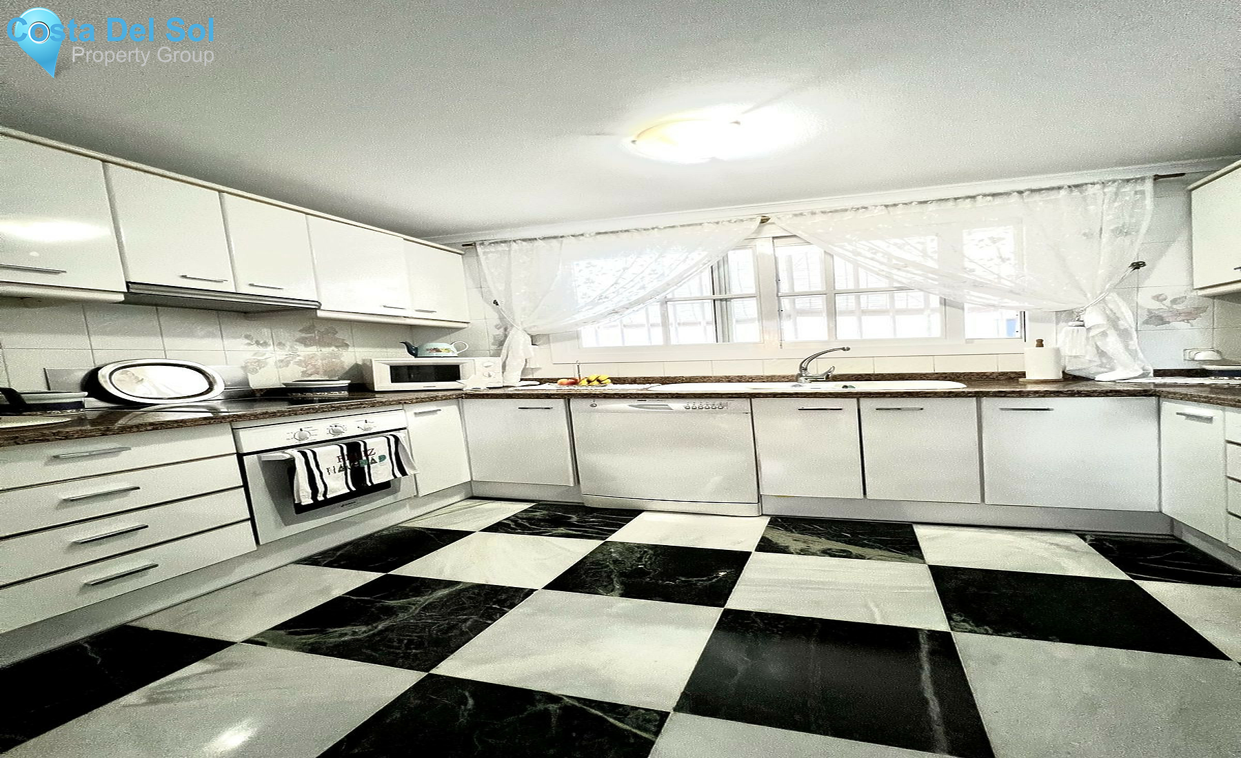 Semi-Detached House in Marbella-1460144