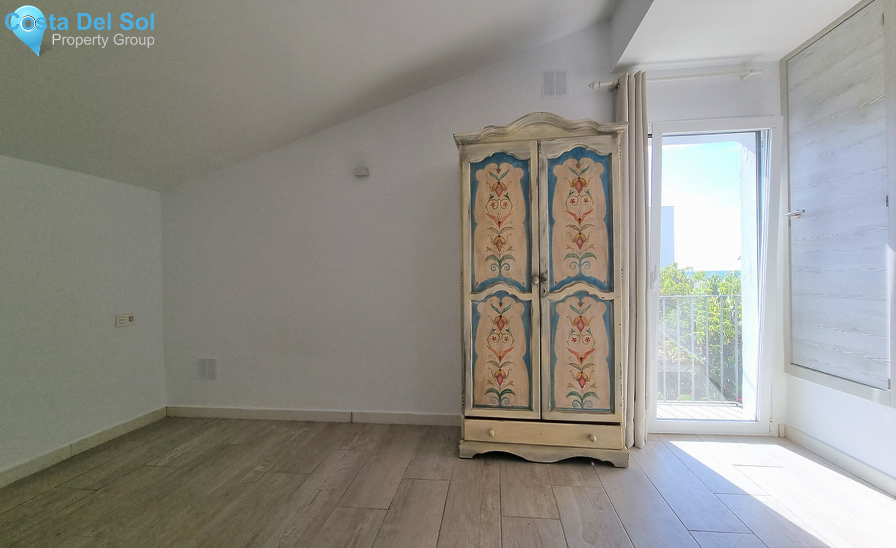 Semi-Detached House in New Golden Mile-720859