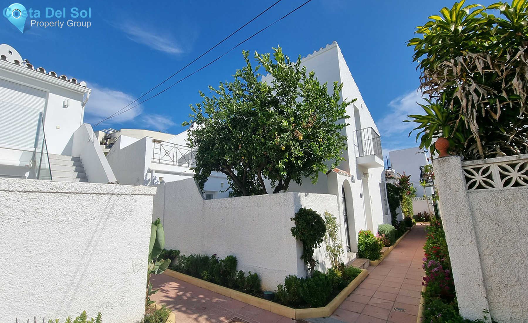 Semi-Detached House in New Golden Mile-720847