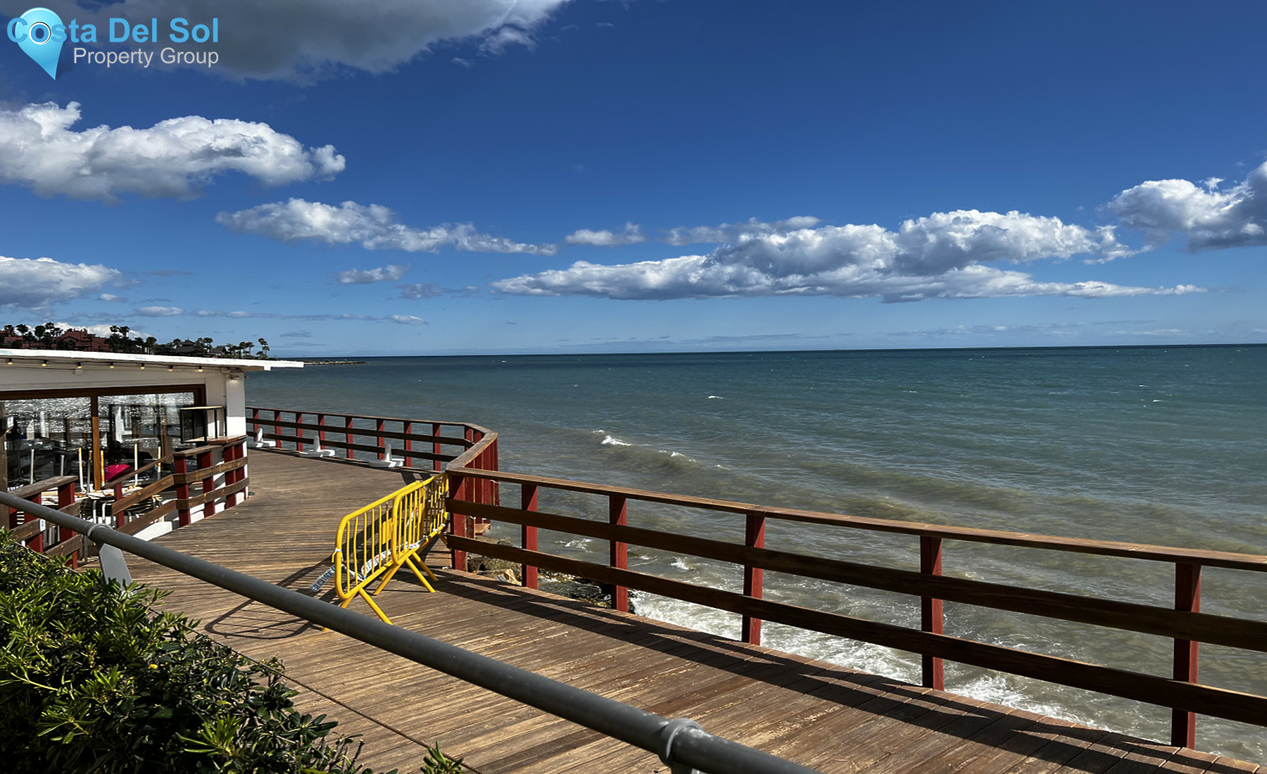 Semi-Detached House in New Golden Mile