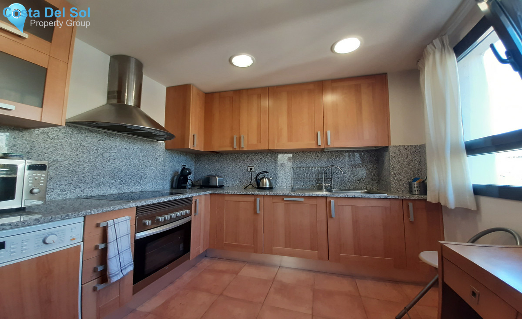 Semi-Detached House in New Golden Mile-1305402