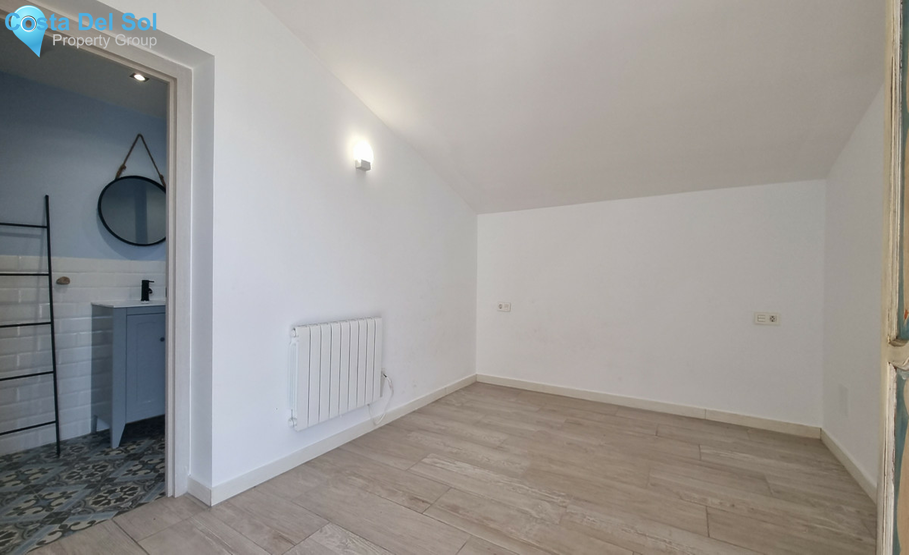 Semi-Detached House in New Golden Mile-1339752