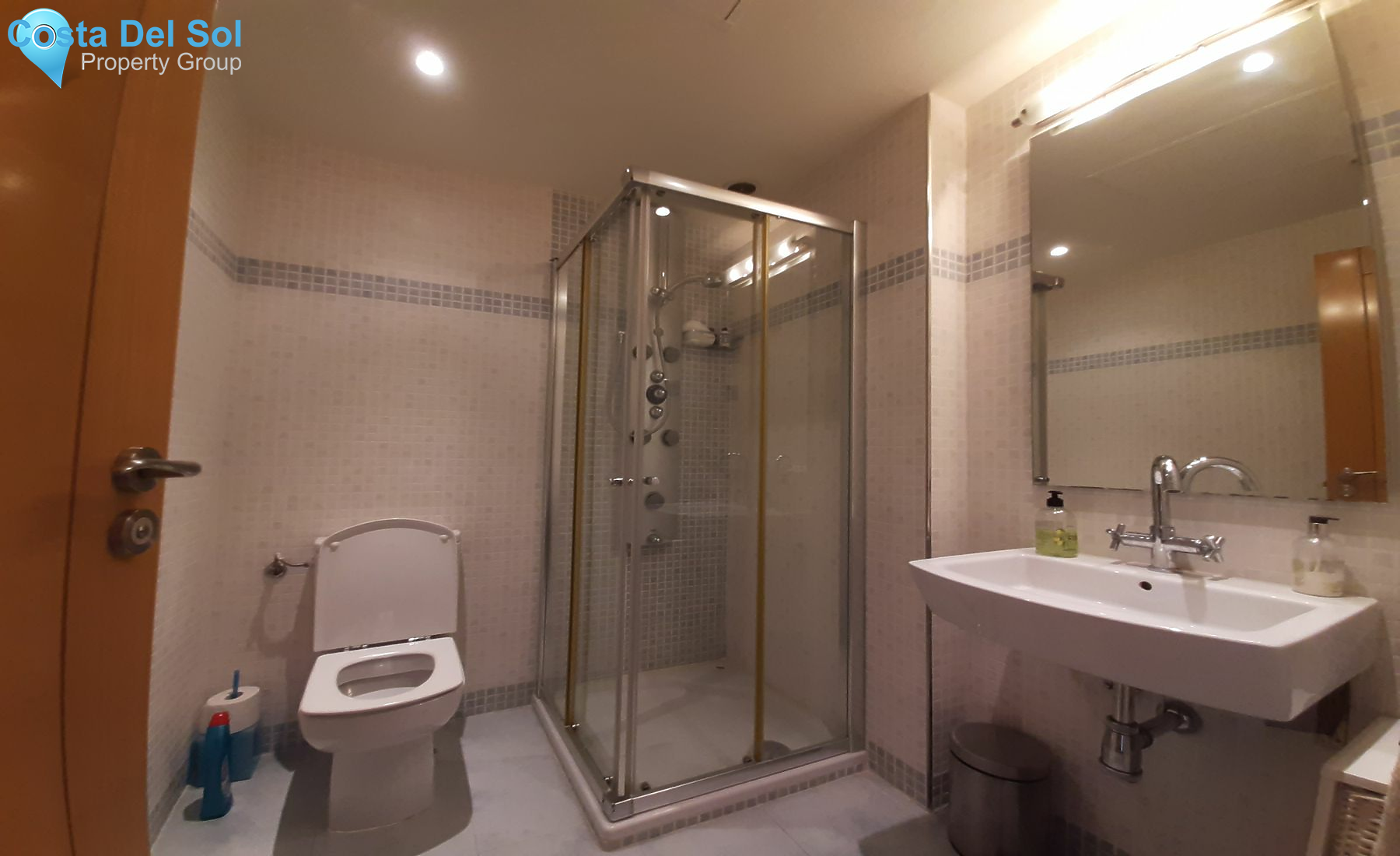 Semi-Detached House in New Golden Mile-1141382