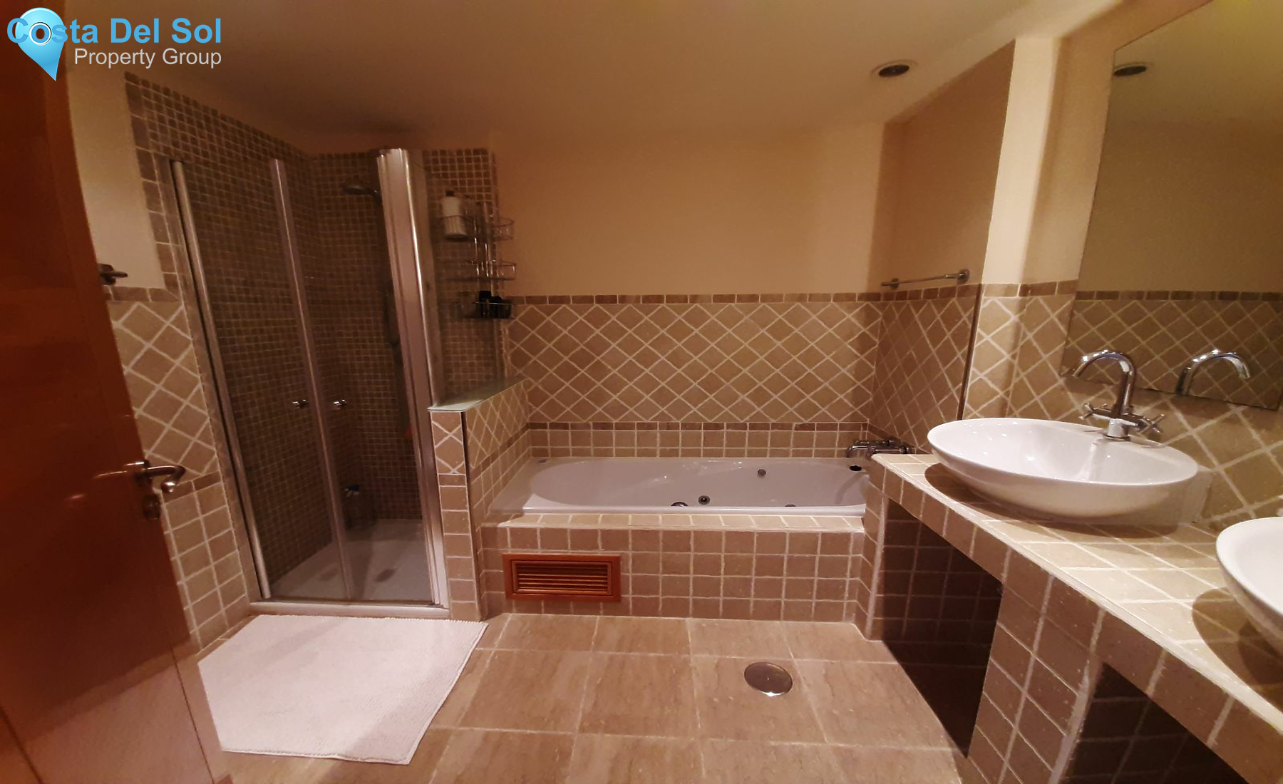 Semi-Detached House in New Golden Mile-1141390