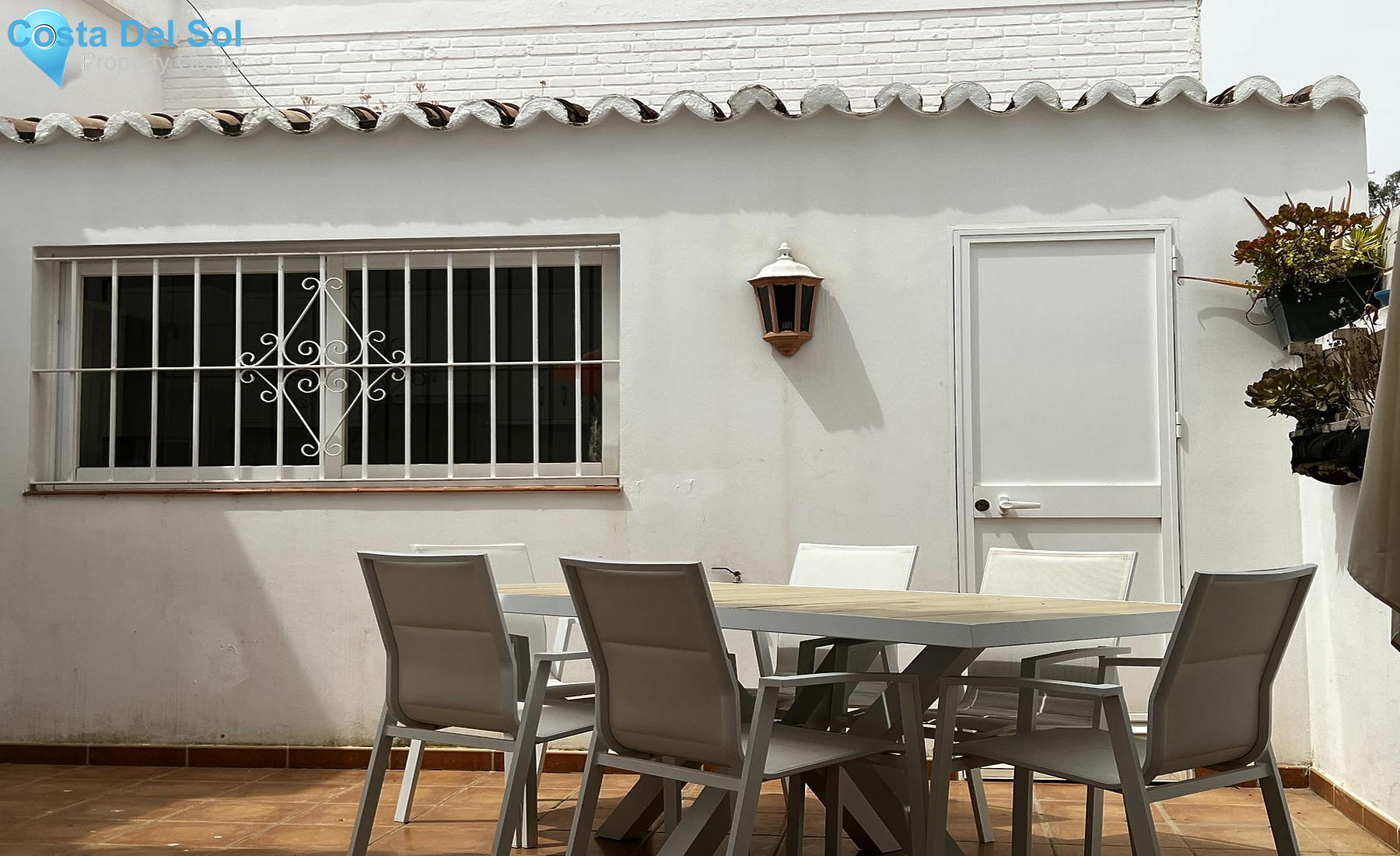 Semi-Detached House in New Golden Mile-1171815