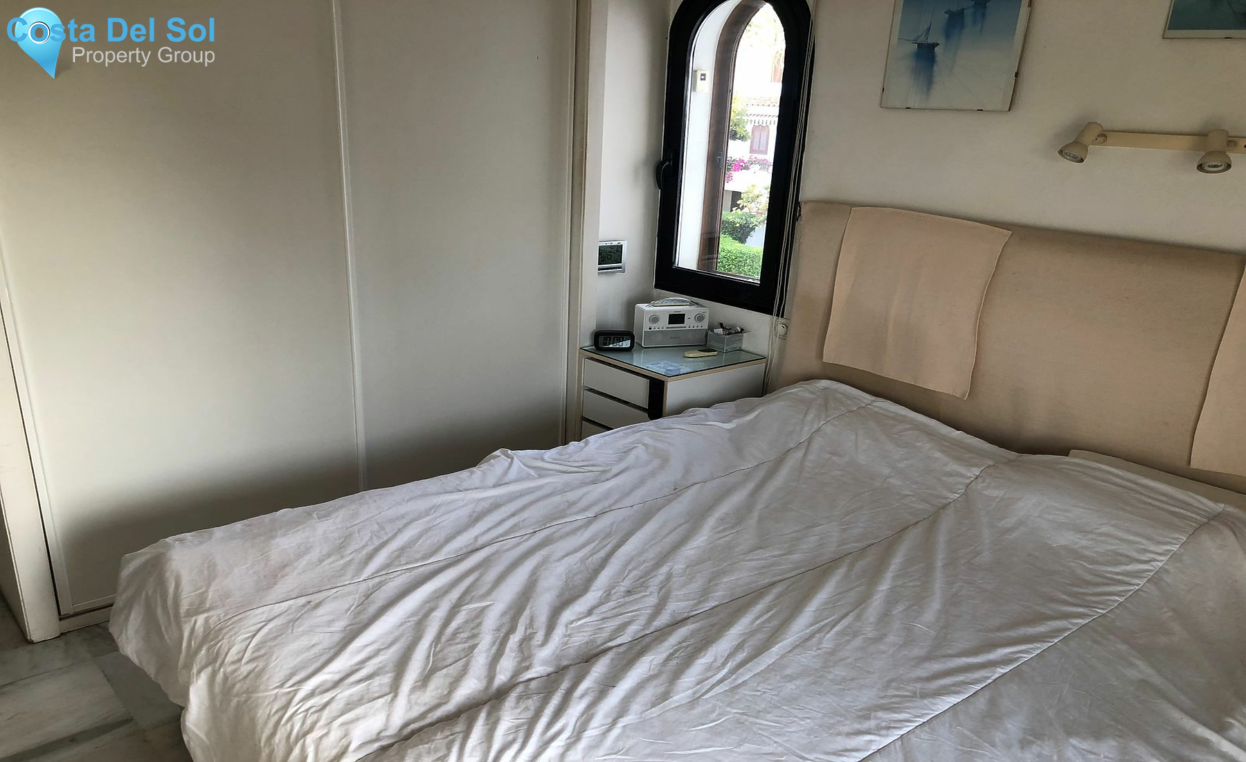 Semi-Detached House in New Golden Mile-1495813