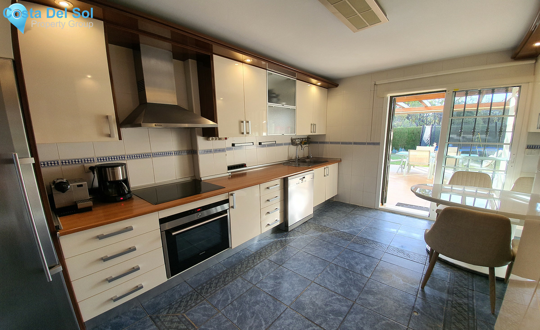Semi-Detached House in Nueva Andalucía-1555327