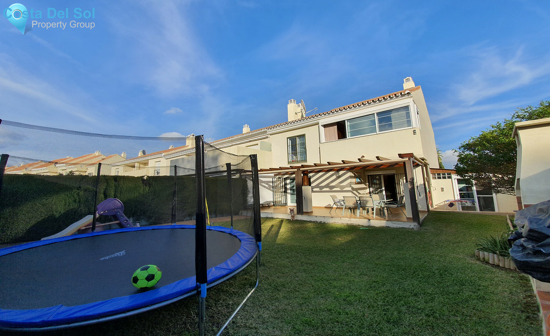 Semi-Detached House in Nueva Andalucía-1555317