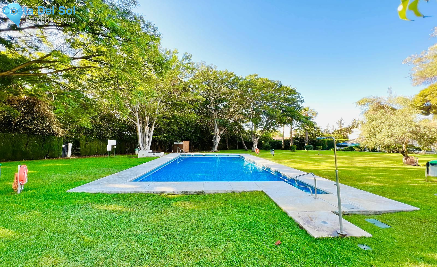 Semi-Detached House in Nueva Andalucía-1427391