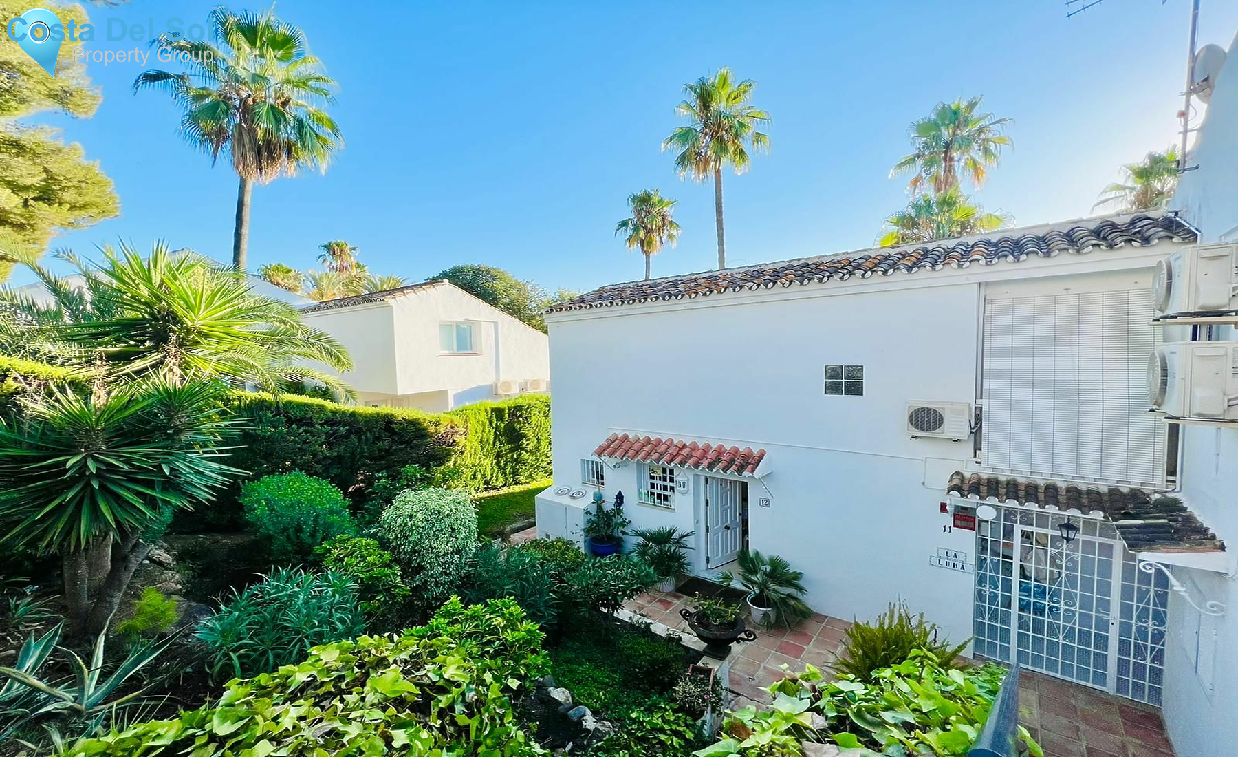 Semi-Detached House in Nueva Andalucía-1427407