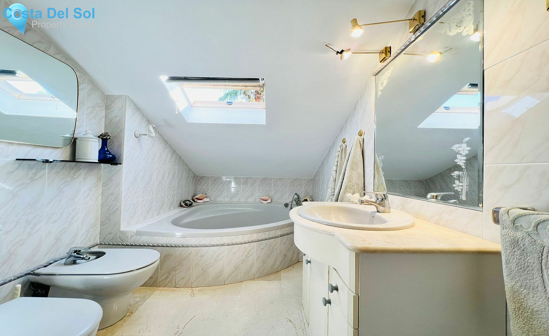 Semi-Detached House in Nueva Andalucía-1427395