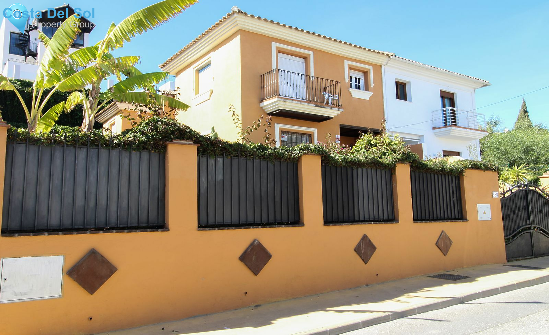 Semi-Detached House in Nueva Andalucía-1554440