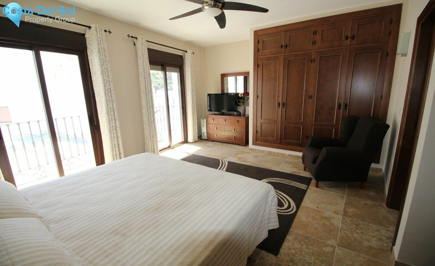 Semi-Detached House in Salares-1230271