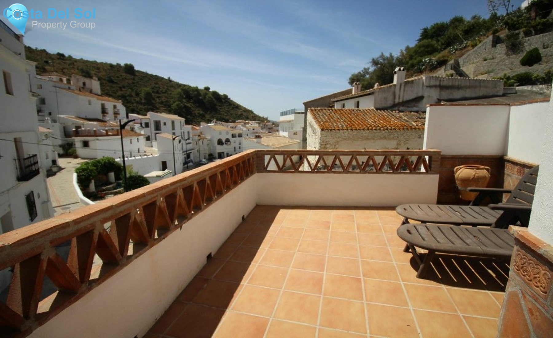 Semi-Detached House in Salares-1230258