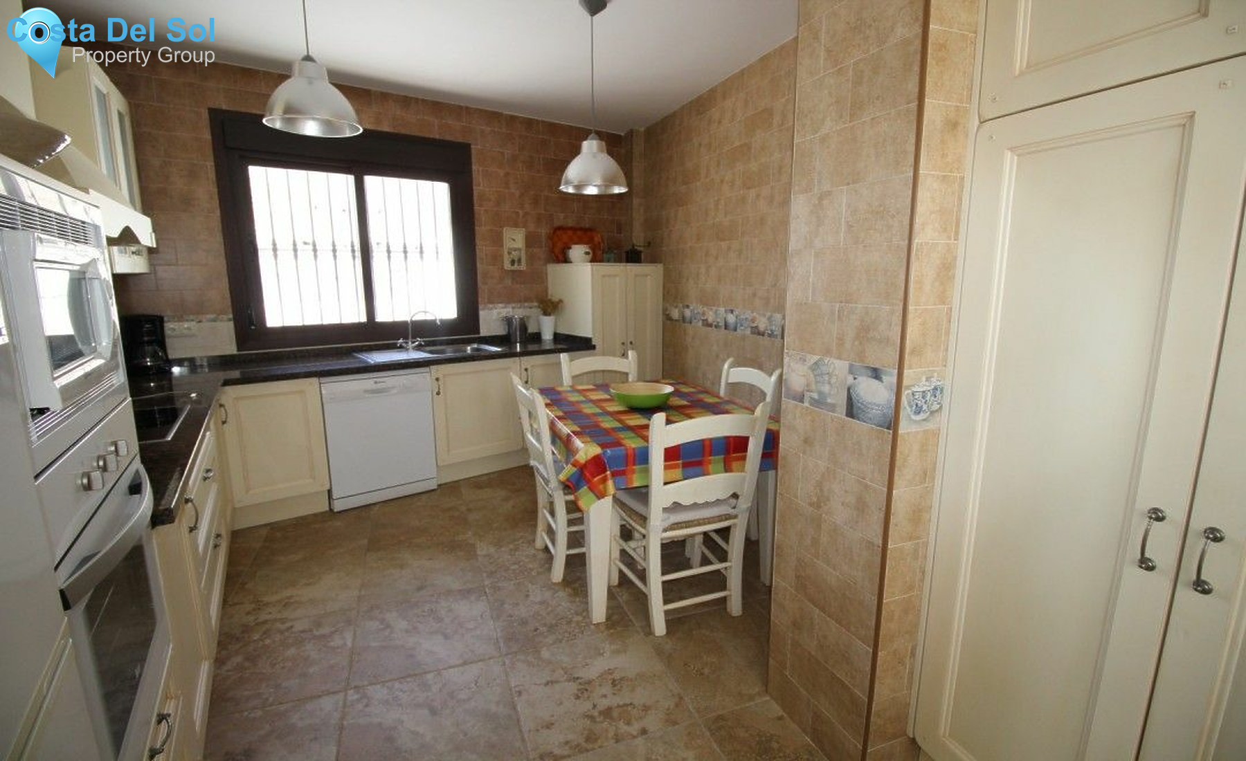 Semi-Detached House in Salares-1230264