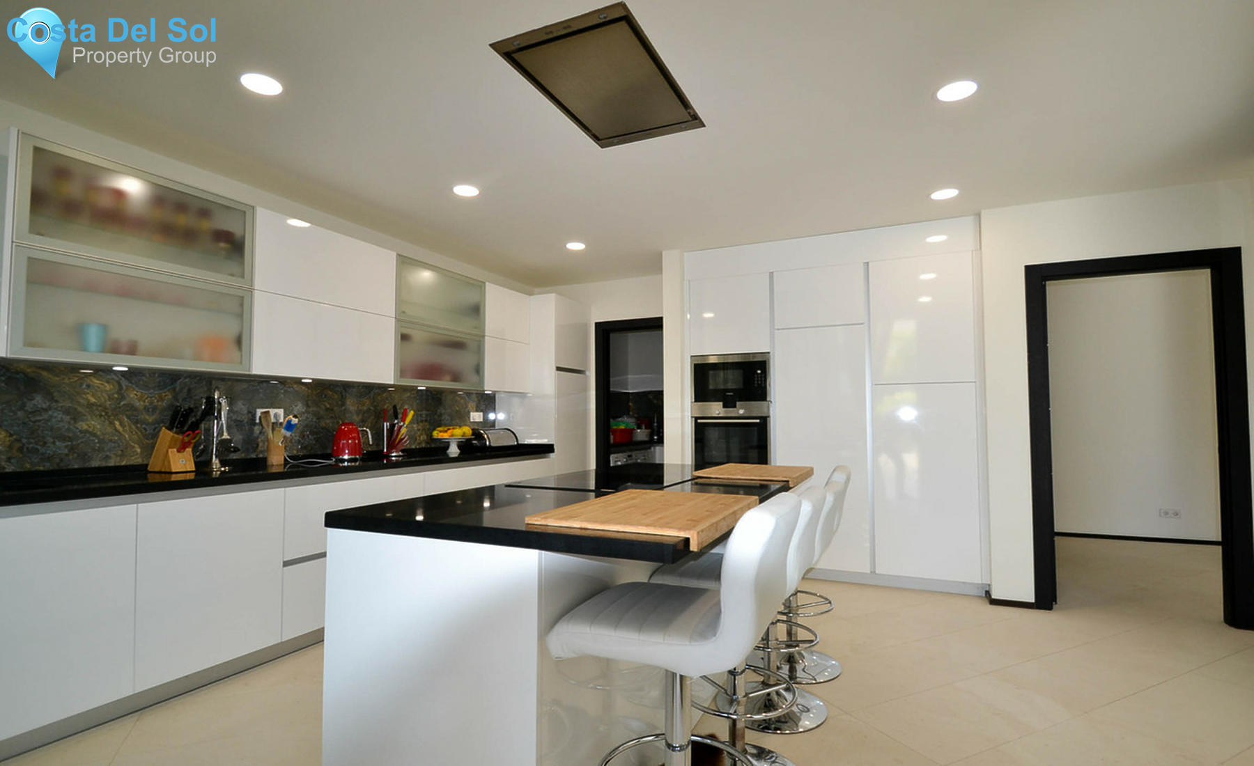 Semi-Detached House in Sierra Blanca-688279
