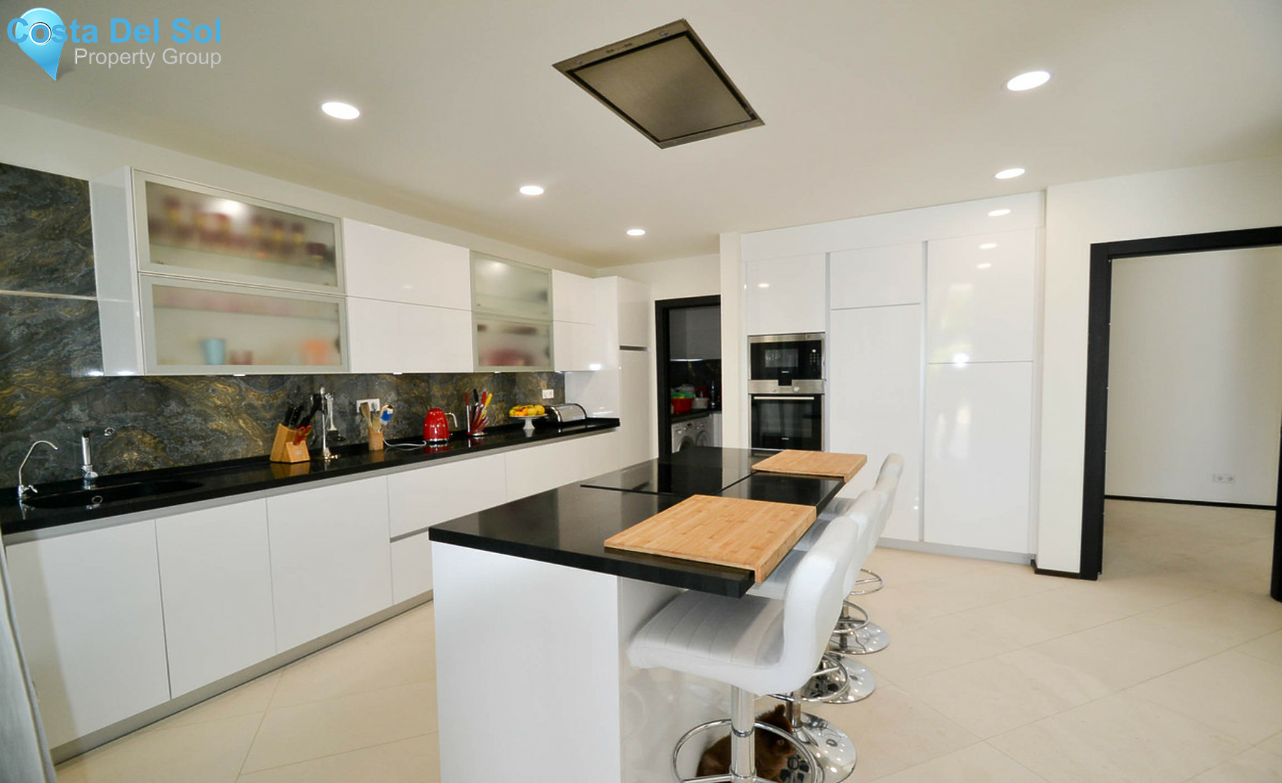 Semi-Detached House in Sierra Blanca-688280
