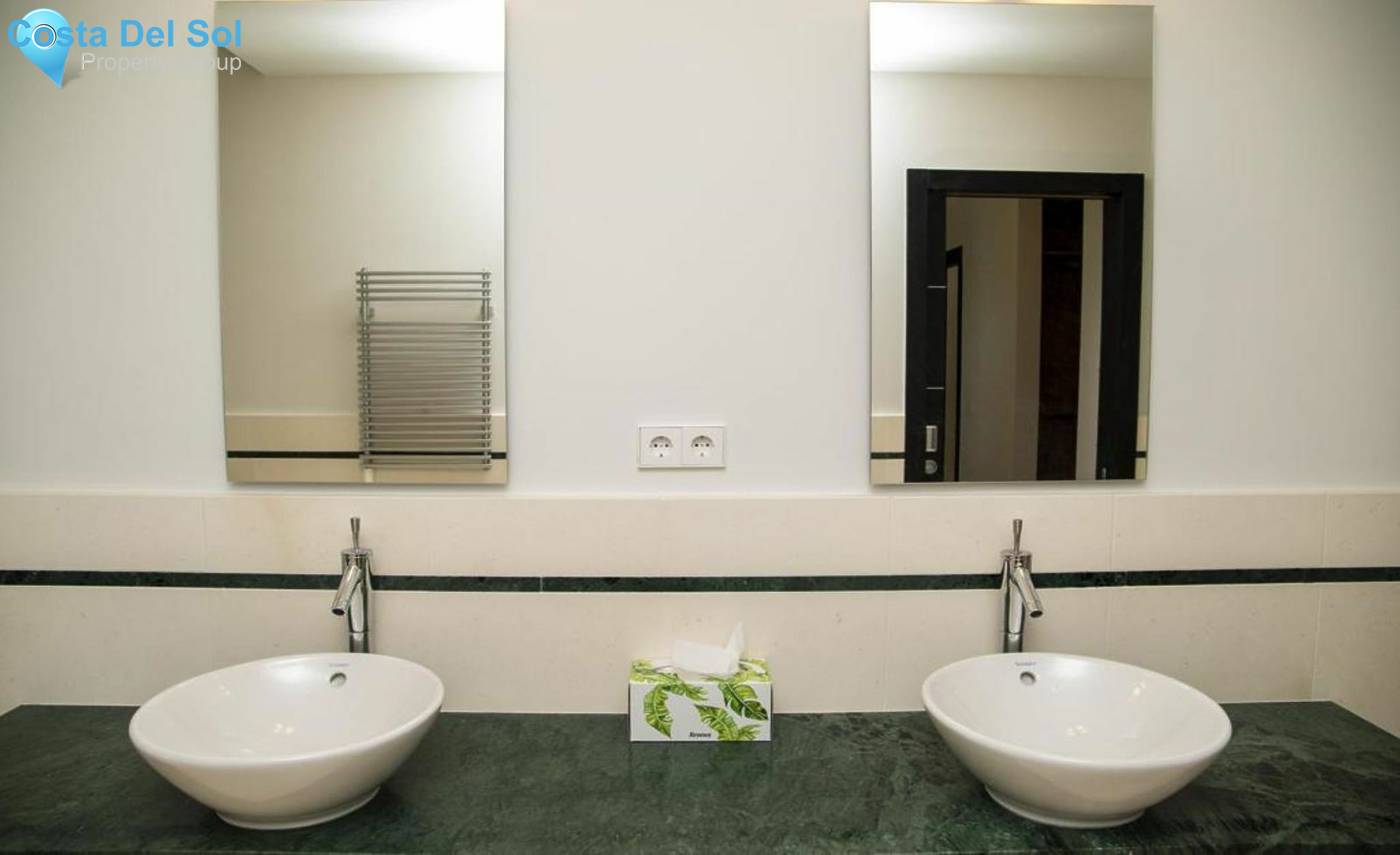 Semi-Detached House in Sierra Blanca-1552119