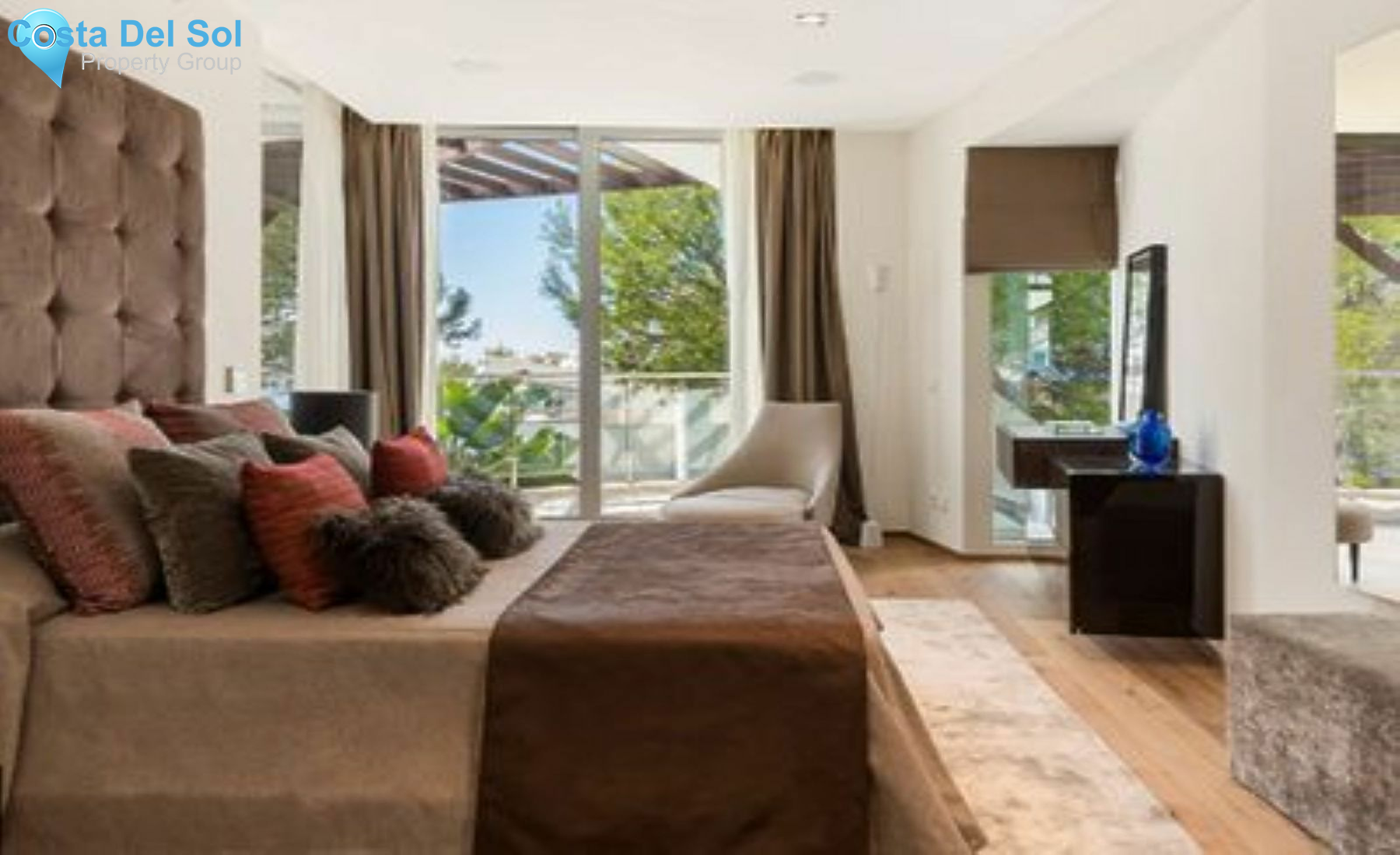 Semi-Detached House in Sierra Blanca-1552107