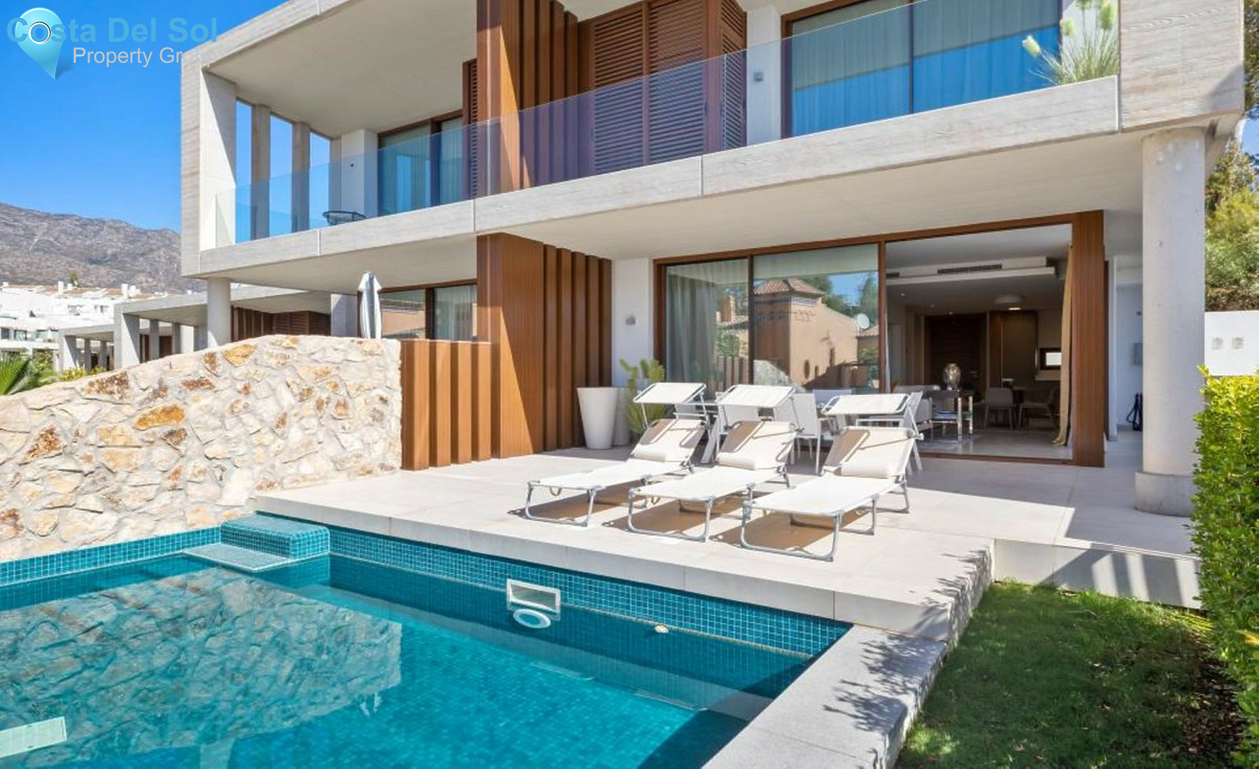 Semi-Detached House in The Golden Mile-1451616