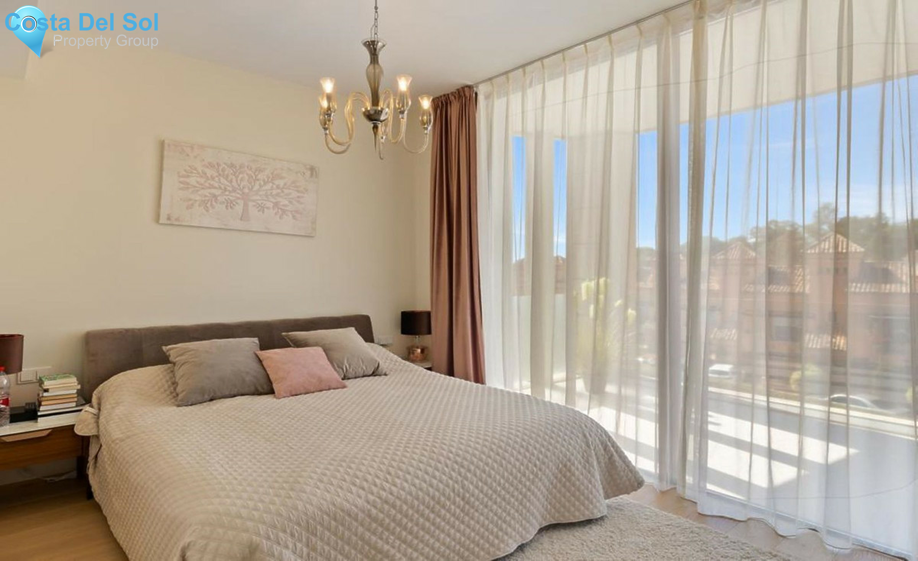 Semi-Detached House in The Golden Mile-1451619