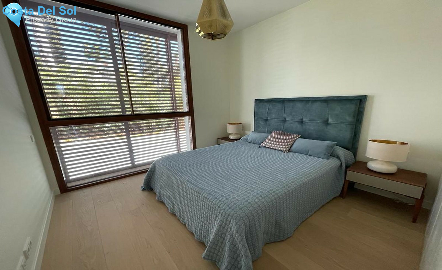 Semi-Detached House in The Golden Mile-1502733