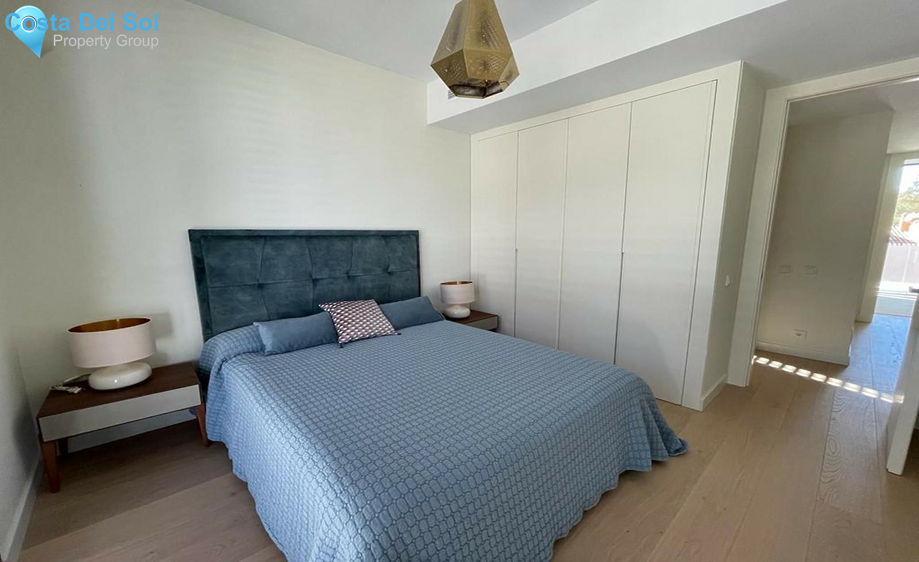 Semi-Detached House in The Golden Mile-1502734