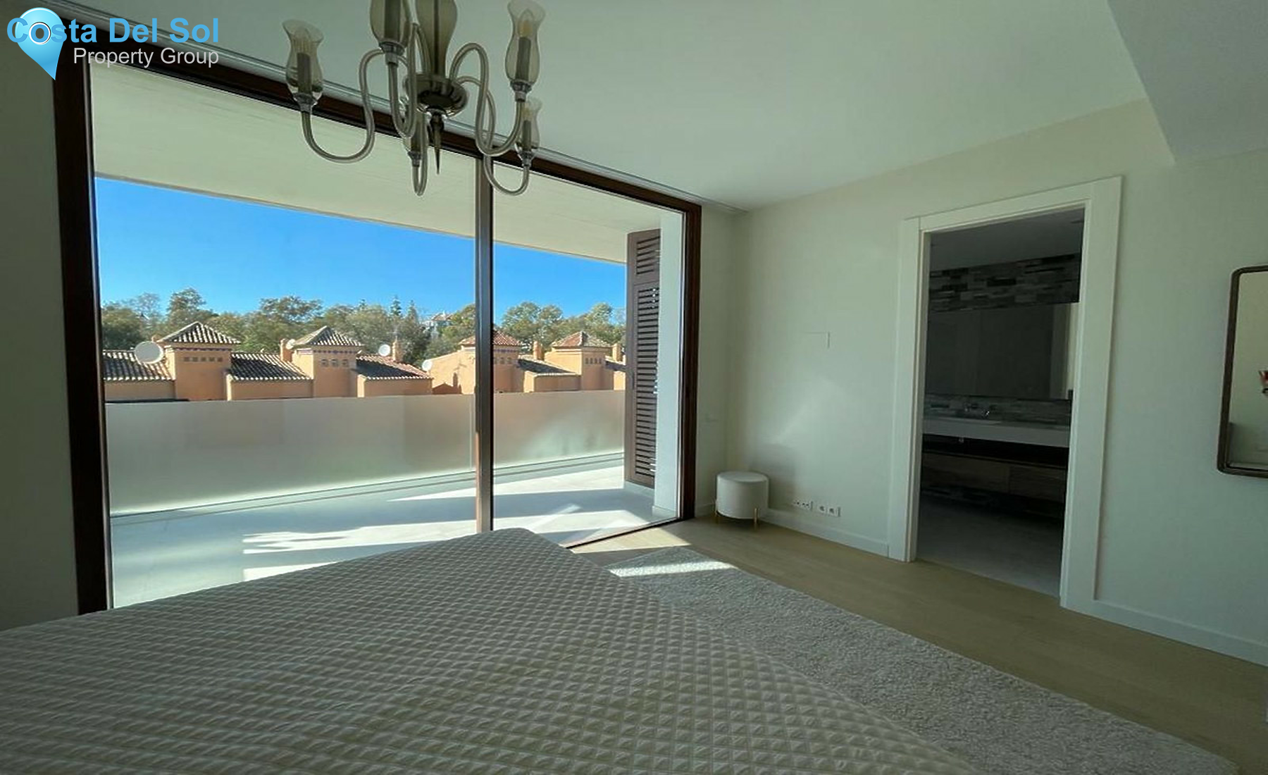 Semi-Detached House in The Golden Mile-1502737